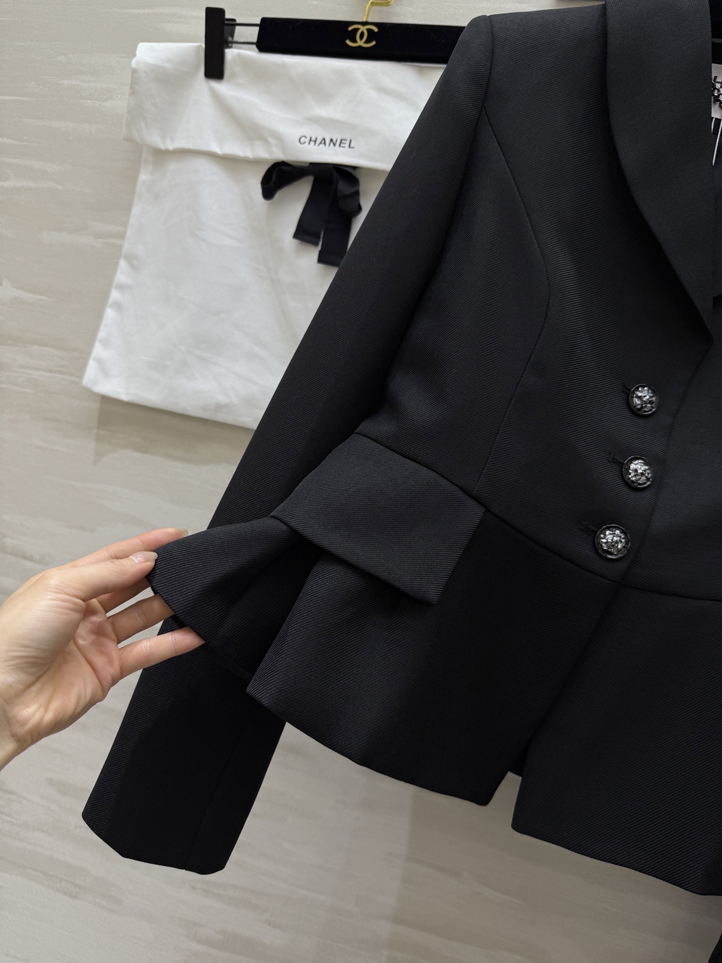 #Chane♡²⁵秋冬新款 立裁西装套装裙 修身流畅线条设计 立体剪裁完美提升腰线 套装裙丰富了层次感和