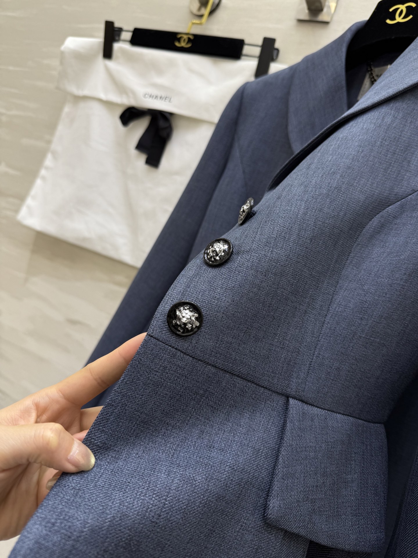 #Chane♡²⁵秋冬新款 立裁西装套装裙 修身流畅线条设计 立体剪裁完美提升腰线 套装裙丰富了层次感和