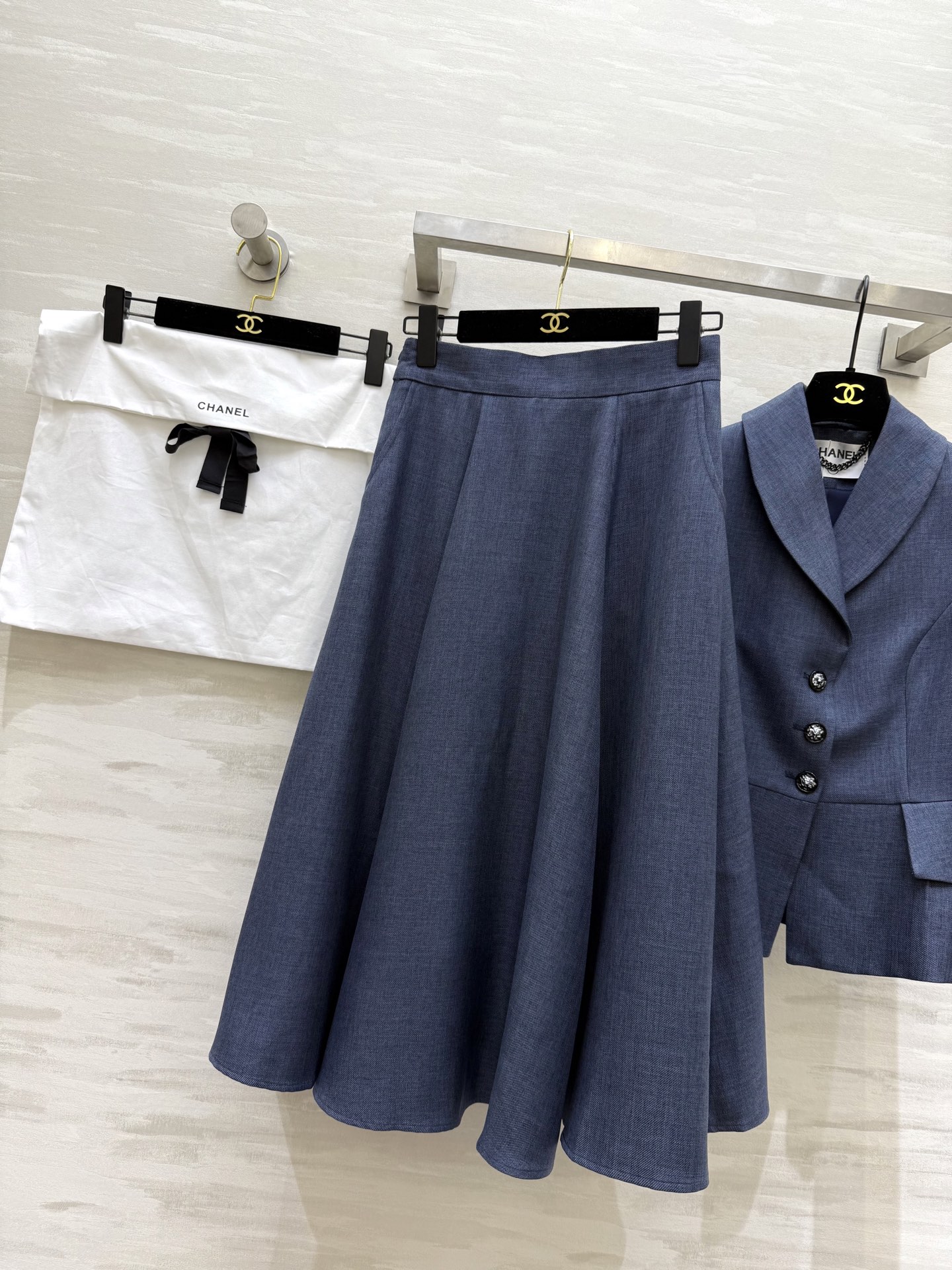 #Chane♡²⁵秋冬新款 立裁西装套装裙 修身流畅线条设计 立体剪裁完美提升腰线 套装裙丰富了层次感和