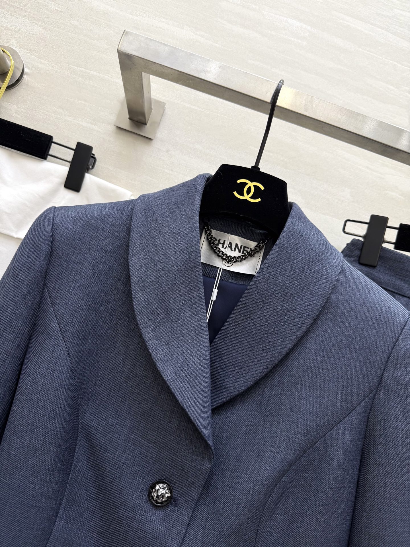 #Chane♡²⁵秋冬新款 立裁西装套装裙 修身流畅线条设计 立体剪裁完美提升腰线 套装裙丰富了层次感和