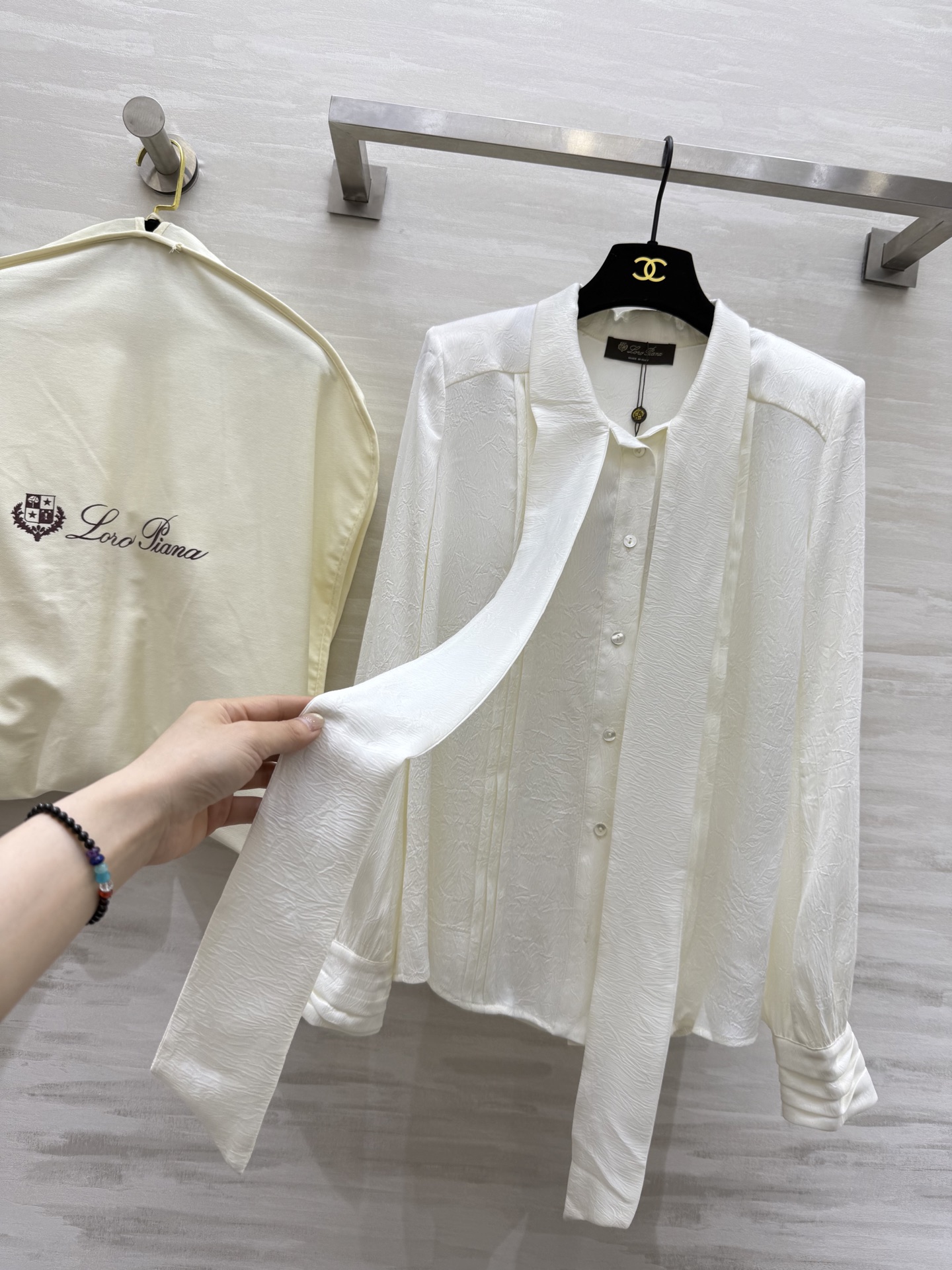 #LP🆕²⁵秋冬新款 醋酸纤维混纺飘带衬衣 优雅大方 高品质定制 现货首发size：S/M/L/XL（s