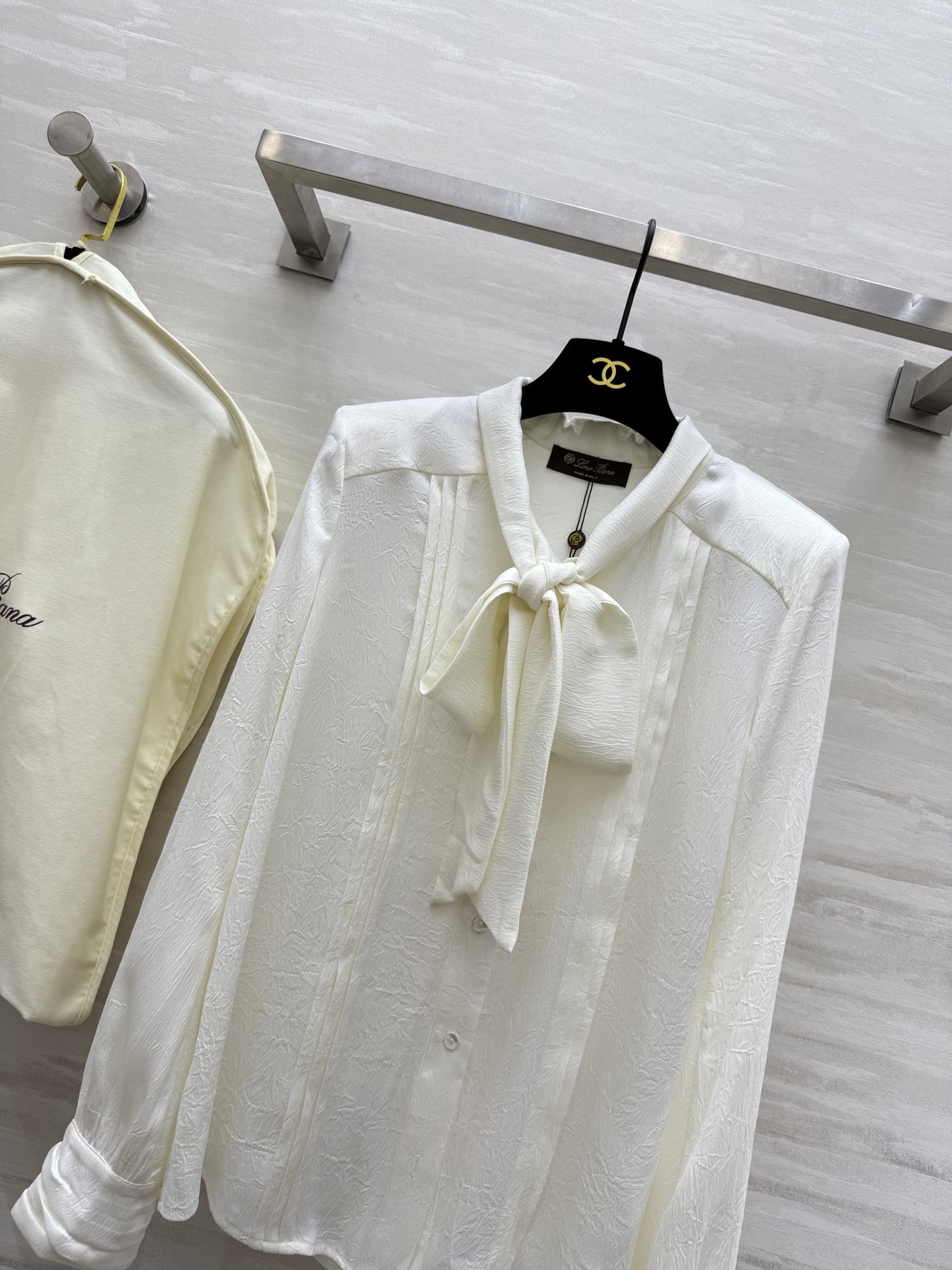 #LP🆕²⁵秋冬新款 醋酸纤维混纺飘带衬衣 优雅大方 高品质定制 现货首发size：S/M/L/XL（s