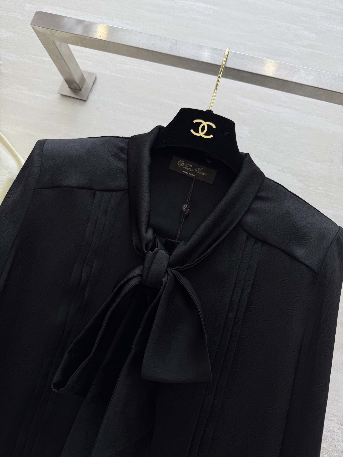 #LP🆕²⁵秋冬新款 醋酸纤维混纺飘带衬衣 优雅大方 高品质定制 现货首发size：S/M/L/XL（s