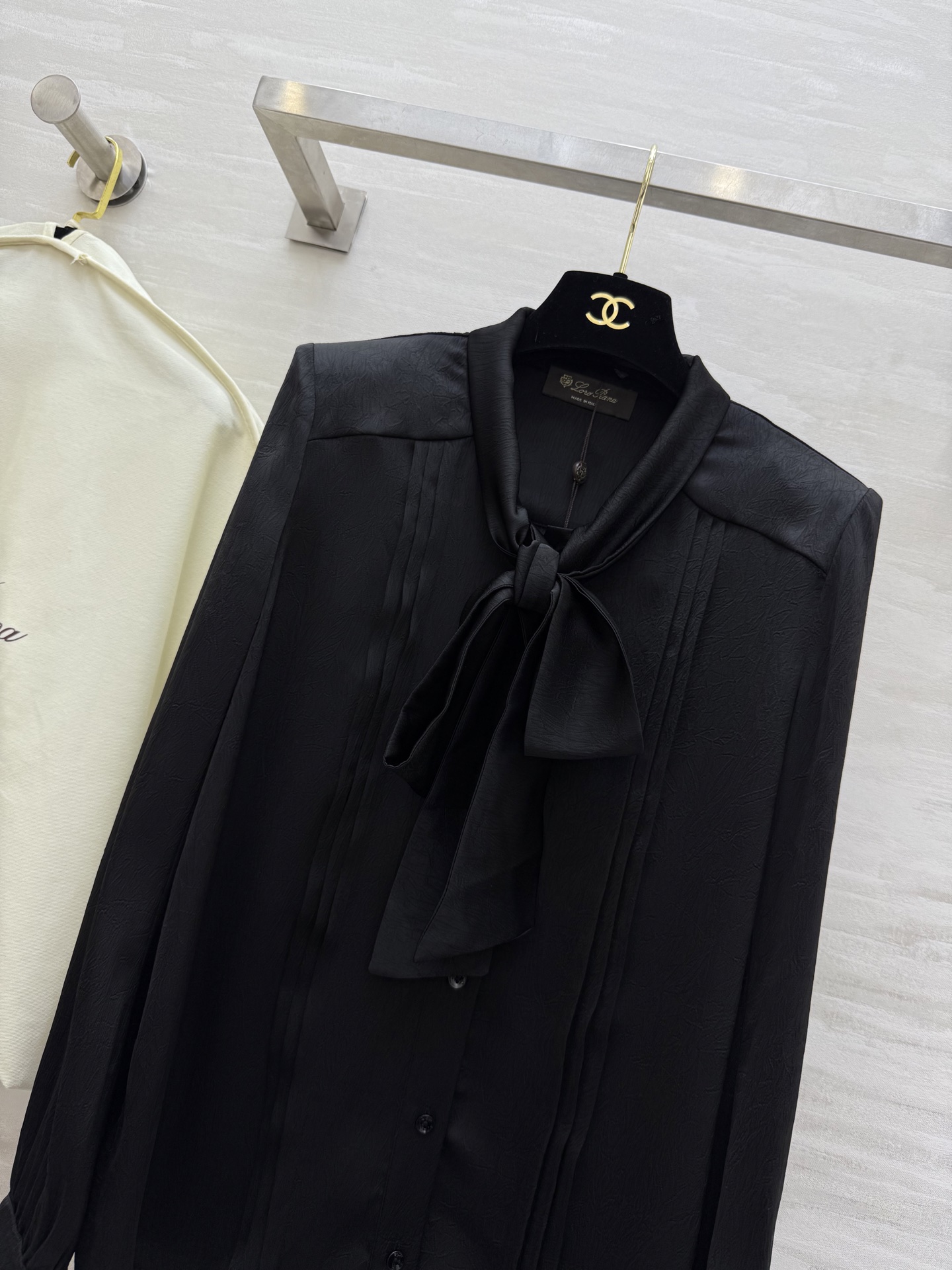 #LP🆕²⁵秋冬新款 醋酸纤维混纺飘带衬衣 优雅大方 高品质定制 现货首发size：S/M/L/XL（s