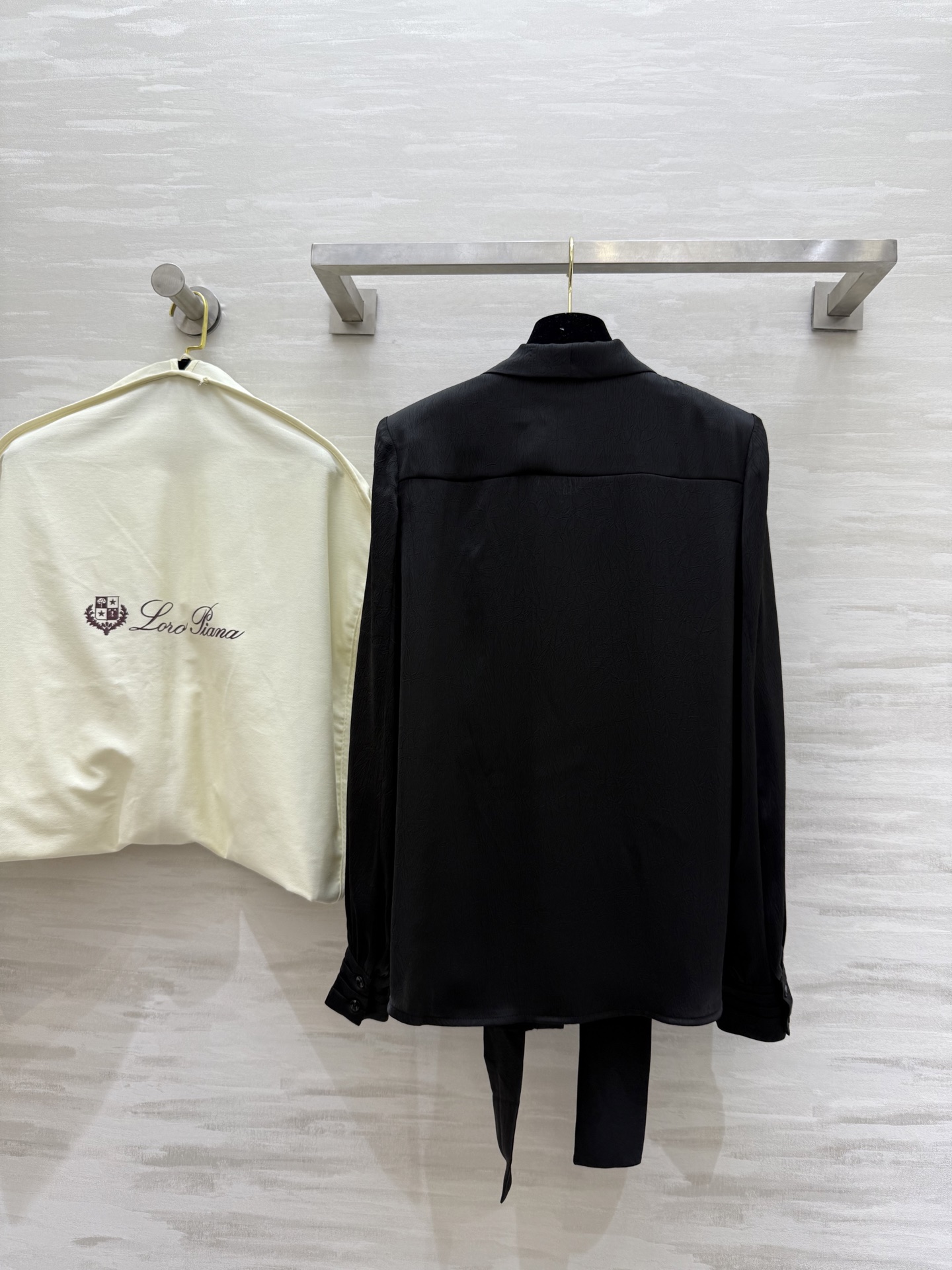 #LP🆕²⁵秋冬新款 醋酸纤维混纺飘带衬衣 优雅大方 高品质定制 现货首发size：S/M/L/XL（s