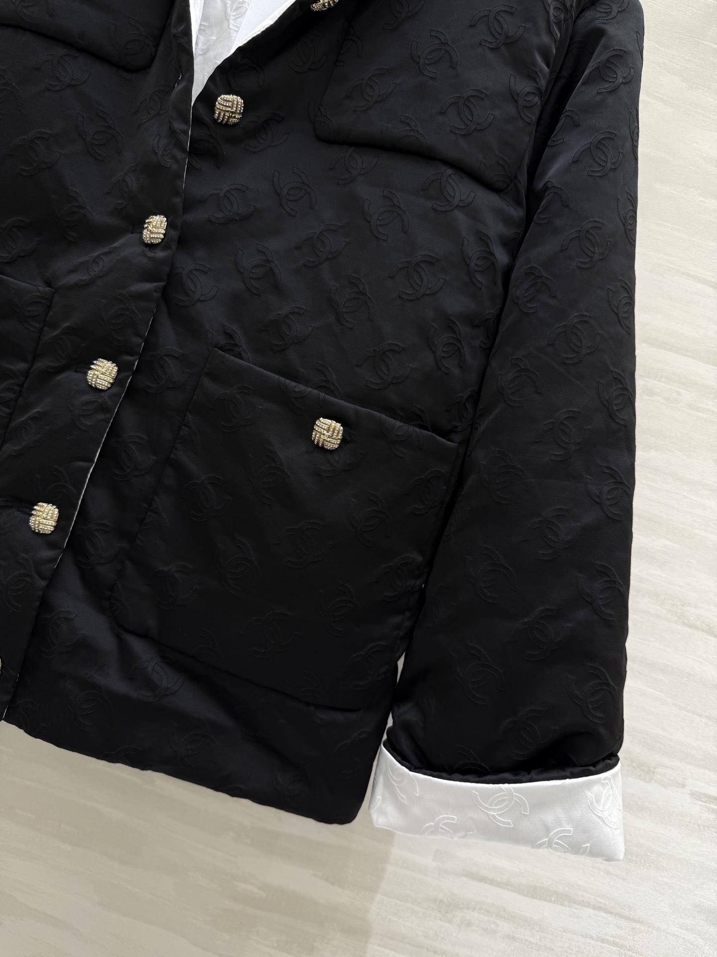 #Chane♡²⁵秋冬新款 新中式风格缎面提花棉服外套 高品质定制 现货首发size：S/M/L（s码肩