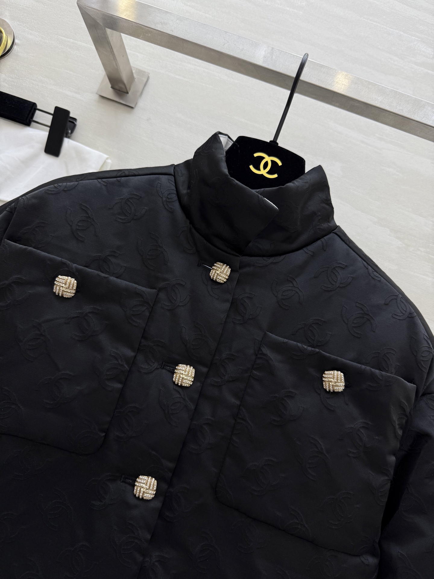 #Chane♡²⁵秋冬新款 新中式风格缎面提花棉服外套 高品质定制 现货首发size：S/M/L（s码肩