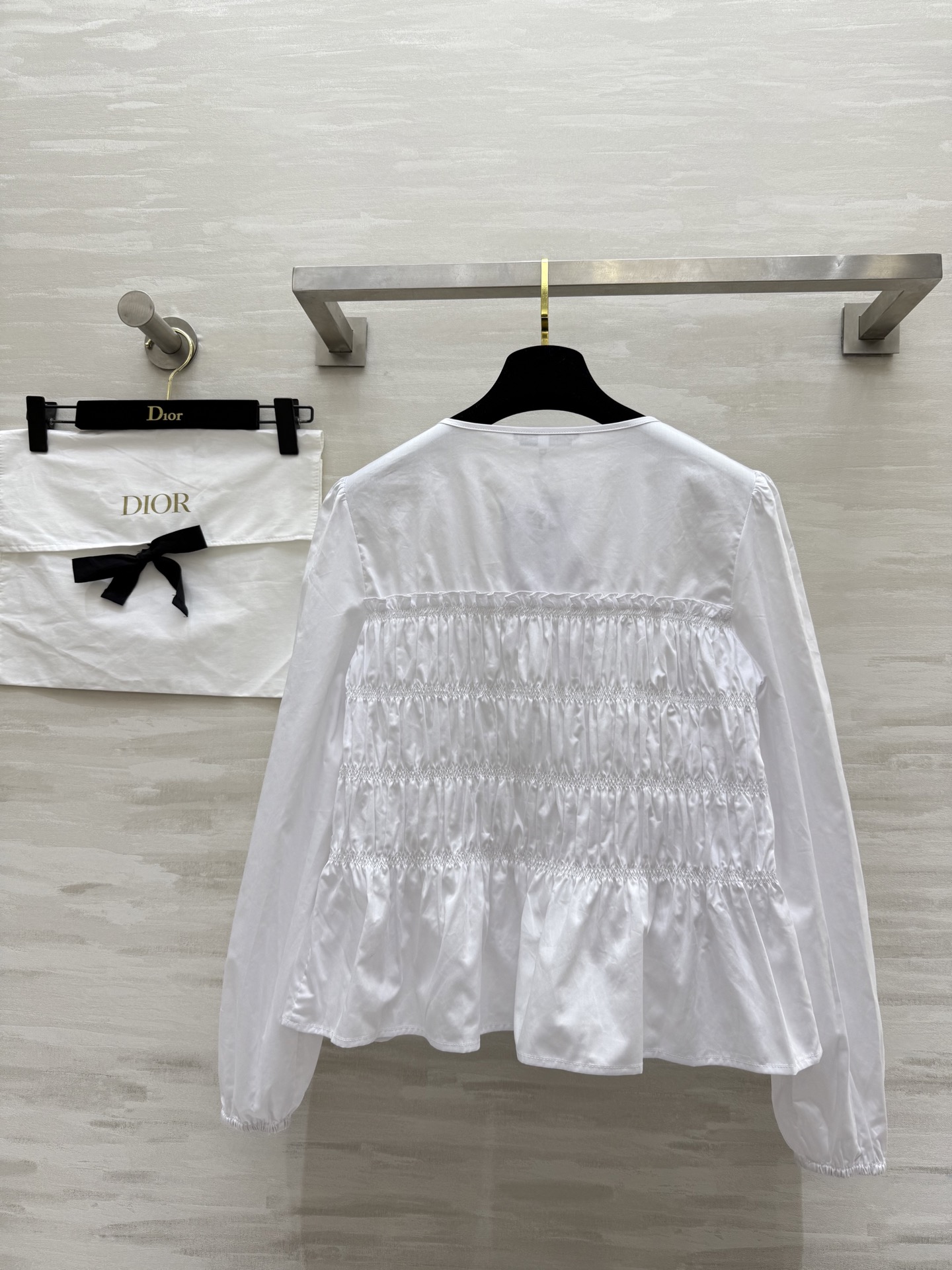 #DIO♡²⁵早秋新款 重工打揽圆领长袖衬衣 高品质 现货来size：S/M/L（s码肩宽：37，胸围：