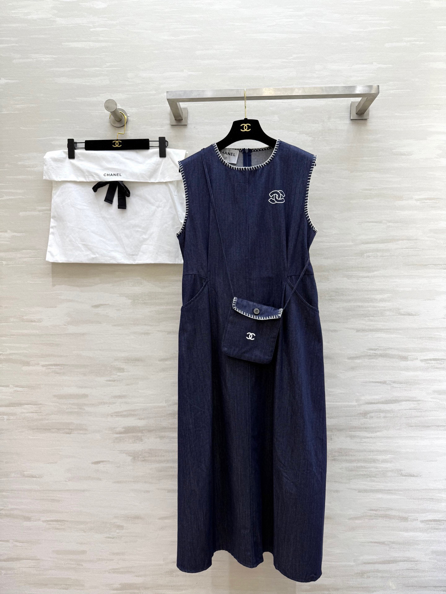 NO:479437,a#Chane Middle Series Tennis denim small backpack vest skirt High quality customization spot first delivery dust bag size36/38/40 (38 size bust 90, 117 length), Chanel, backpacks, skirts, alexander wang19860909a#Chane中古系列 天丝牛仔小背包背心裙 高品质定制 现货首发 配送防尘袋size36/38/40（38码胸围90,衣长117）,,chanel,backpacks,skirts,alexander wang,Women's clothing