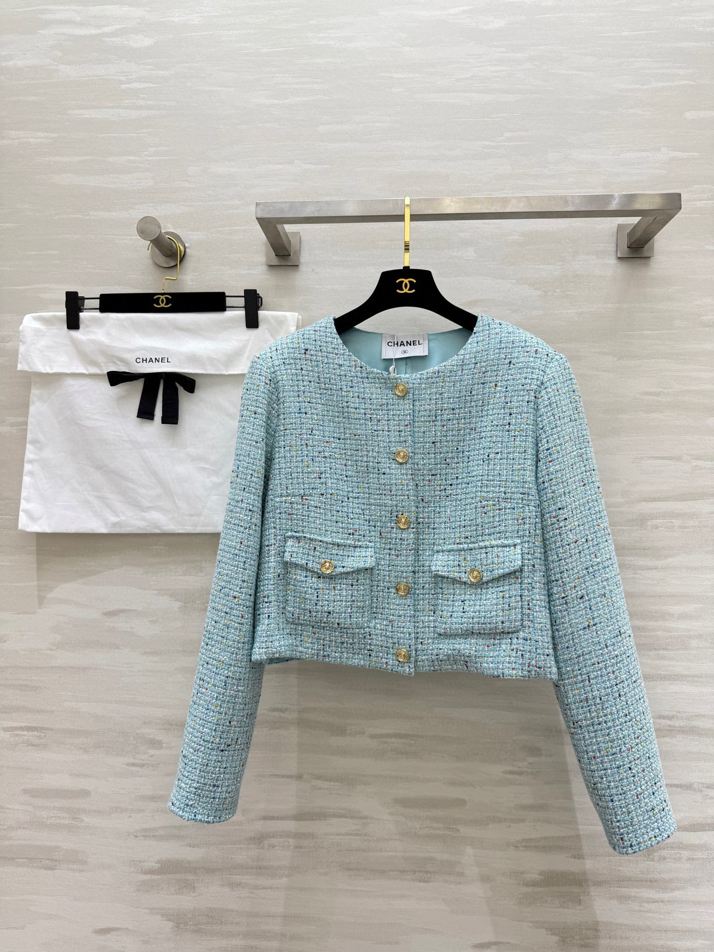NO:479448,#Chane autumn and winter new style peacock blue woven tweed jacket original development fabric perfect style design high quality customization spot sizeS/M/L (size s size shoulder width 40, bust 94, length 46), chanel, jackets & coats, alexander wang19860909#Chane秋冬新款 孔雀蓝编织花呢外套 原版开发面料 版型设计非常完美 高品质定制 现货首发sizeS/M/L（s码肩宽40,胸围94,衣长46）,,chanel,jackets & coats,alexander wang,Women's clothing