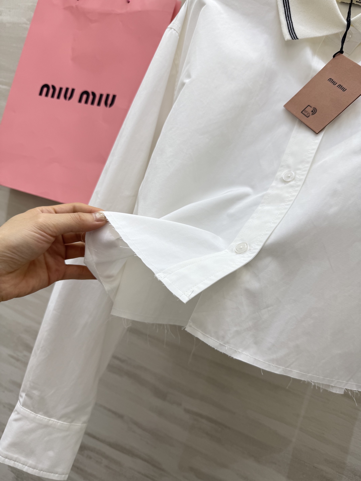 #Miumi♡²⁵早秋新款 白开水穿搭 高级感学院风翻领衬衣 进口纯棉质地亲肤舒适 高品质 现货来siz