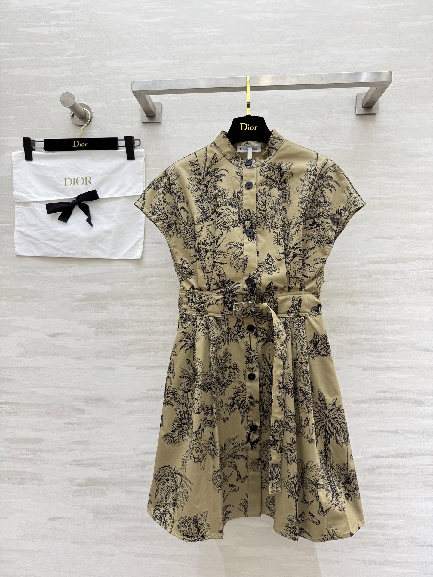 NO:480793,#DIO early autumn new style dances butterfly dress high-quality customization spot first-time sizeS/M/L (size s bust 82, skirt length 87), dior, skirts, alexander wang19860909#DIO早秋新款 翩翩起舞 花蝴蝶连衣裙 高品质定制 现货首发sizeS/M/L（s码胸围82,裙长87）,,dior,skirts,alexander wang,Women's clothing