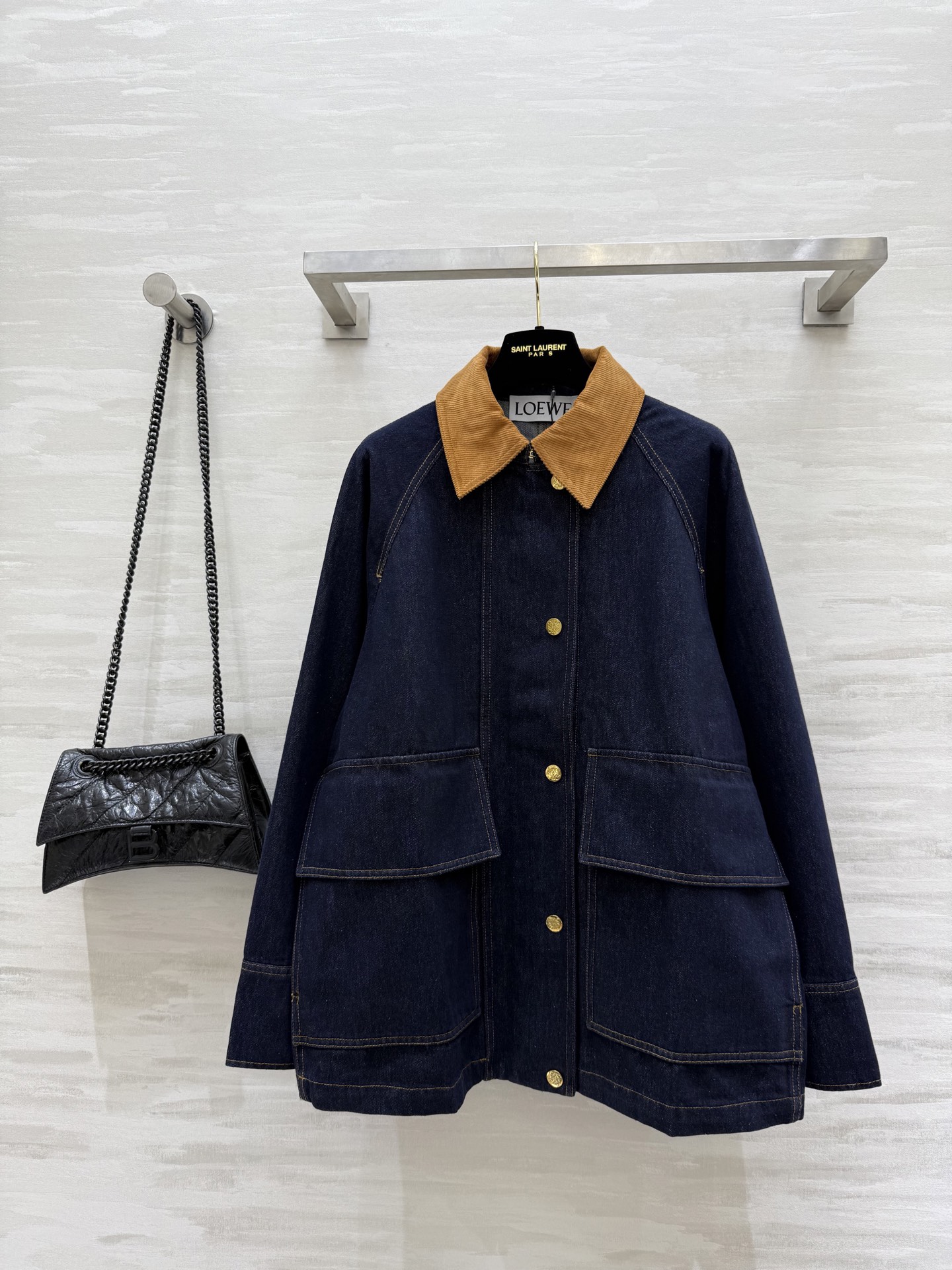 NO:480794,#Loew early autumn new corduroy spliced ​​denim lapel mid-length jacket casual and fashionable high-quality customization spot first-time sizeS/M/L (size s bust 116, 68 length), loewe, jackets & coats, alexander wang19860909#Loew早秋新款 灯芯绒拼接牛仔翻领中长款外套 休闲时髦 高品质定制 现货首发sizeS/M/L（s码胸围116,衣长68）,,loewe,jackets & coats,alexander wang,Women's clothing