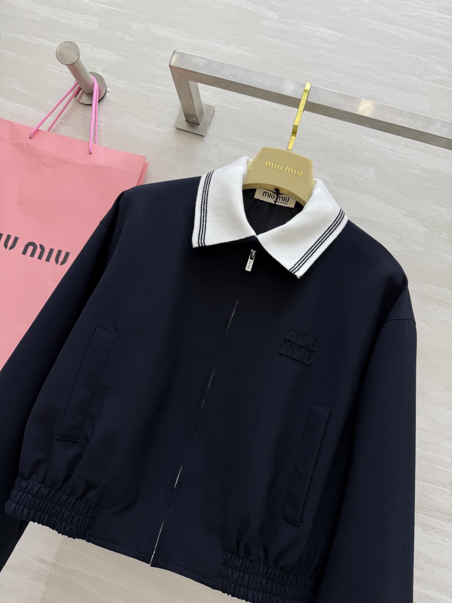 #Miumi♡²⁵秋冬新款 🉑️拆卸撞色翻领设计 精纺羊毛夹克外套 高品质定制 现货来size：S/M/