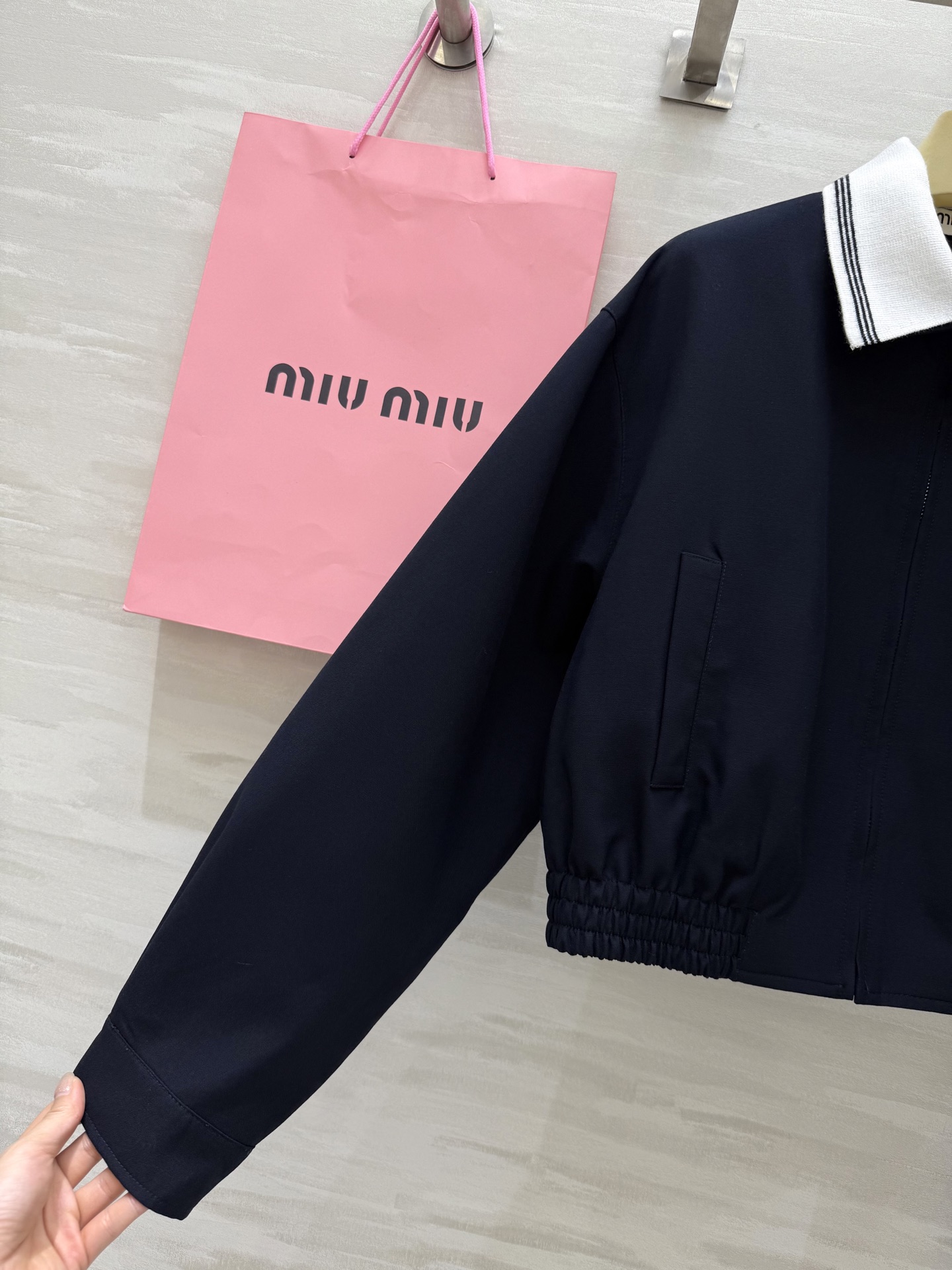 #Miumi♡²⁵秋冬新款 🉑️拆卸撞色翻领设计 精纺羊毛夹克外套 高品质定制 现货来size：S/M/