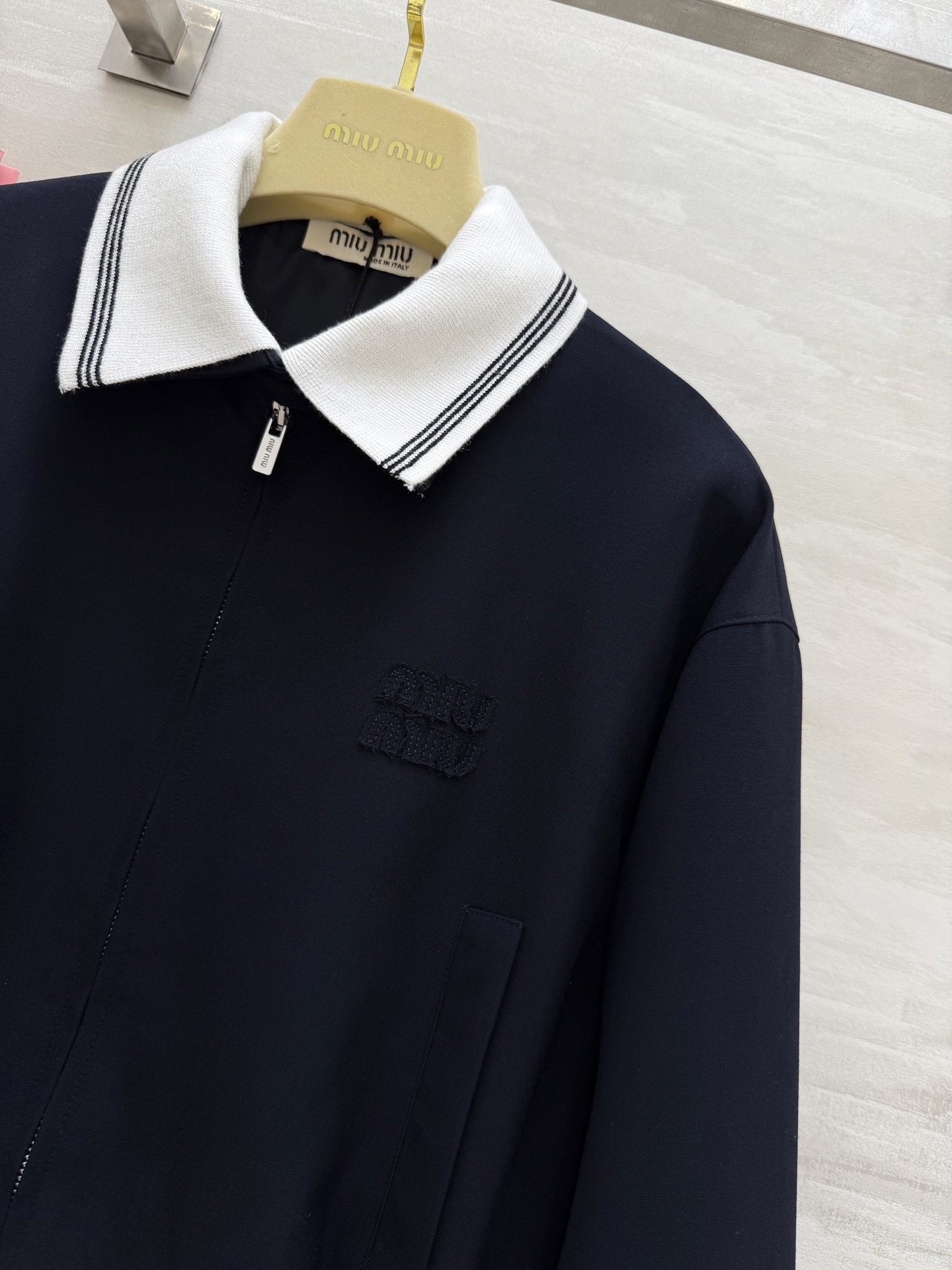 #Miumi♡²⁵秋冬新款 🉑️拆卸撞色翻领设计 精纺羊毛夹克外套 高品质定制 现货来size：S/M/