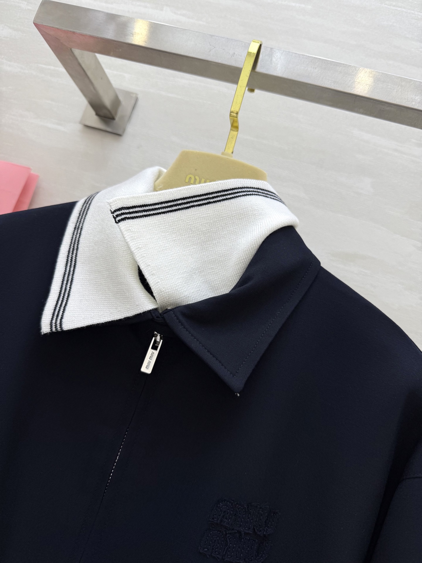 #Miumi♡²⁵秋冬新款 🉑️拆卸撞色翻领设计 精纺羊毛夹克外套 高品质定制 现货来size：S/M/