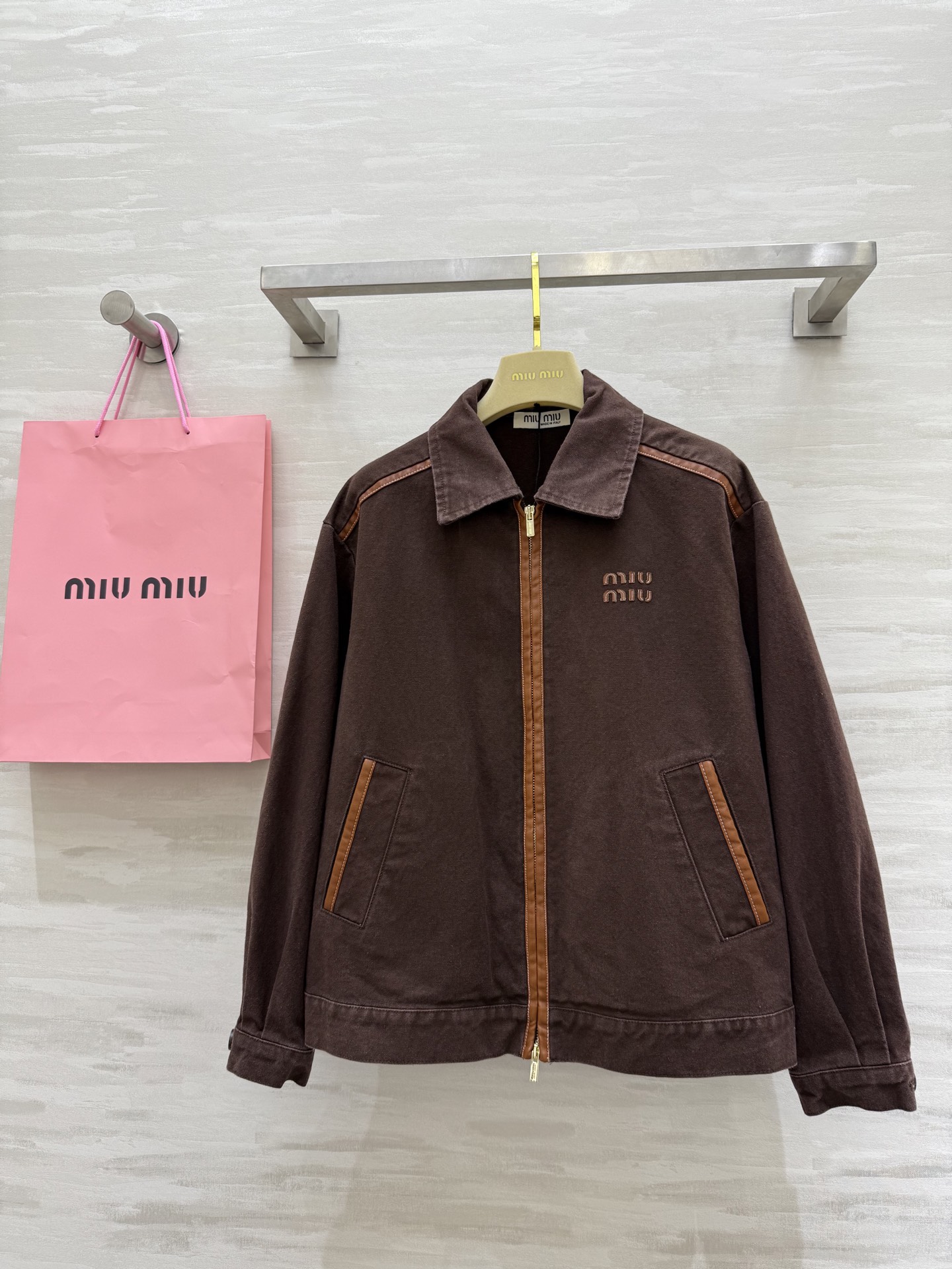 NO:480813,#Miumi autumn and winter new style Cocoa brown denim jacket high-quality customization Spot sizeS/M/L (size s size 108, 56 length) 6989496280 #Miumi autumn and winter new style Cocoa brown denim jacket high-quality customization Spot sizeS/M/L (size s size 108, 56 length),,miumiu, jackets & coats,jackets & coats,alexander wang19860909#Miumi秋冬新款 可可棕牛仔夹克外套 高品质定制 现货来sizeS/M/L（s码胸围108,衣长56）6989496280 #Miumi秋冬新款 可可棕牛仔夹克外套 高品质定制 现货来sizeS/M/L（s码胸围108,衣长56）,,miumiu,jackets & coats,jackets & coats,alexander wang,Women's clothing