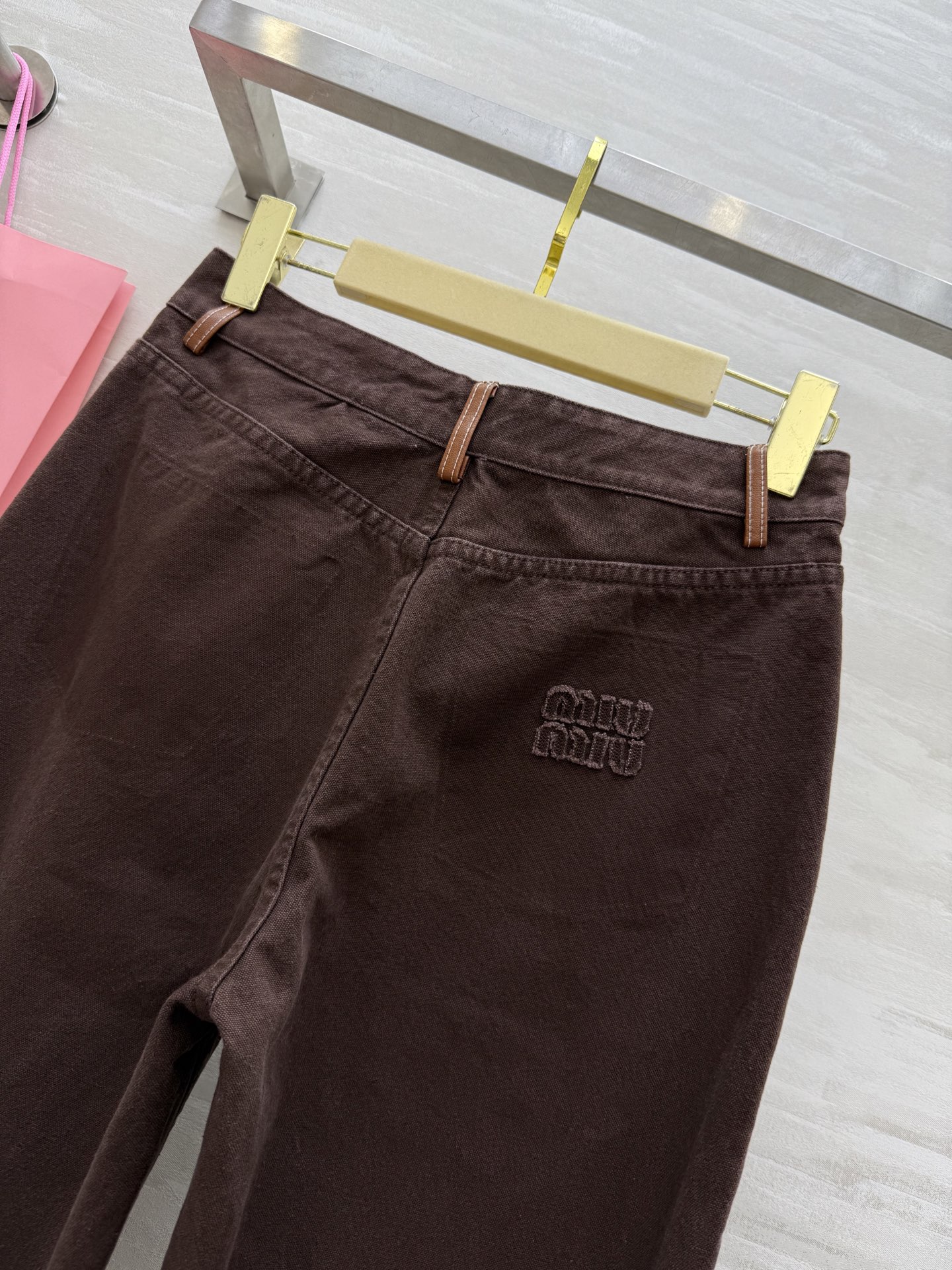 #Miumi♡²⁵秋冬新款 可可棕直筒牛仔长裤 高品质 现货来size：S/M/L（s码腰围：66，臀围