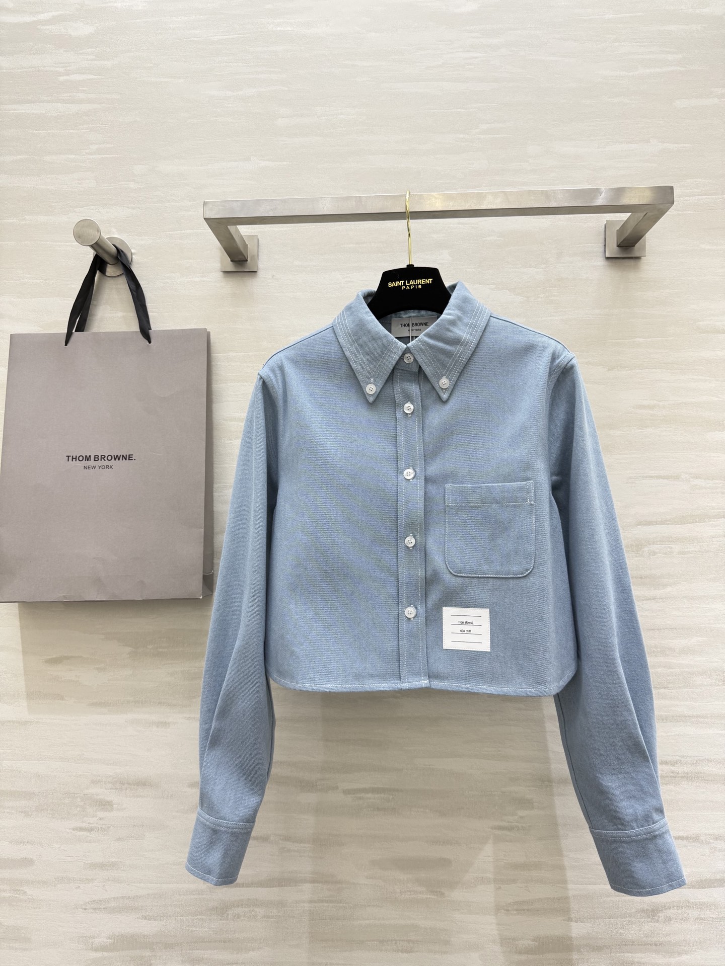 NO:480829,#Tom Brown's early autumn new style, old denim shirt, high quality, spot sizeS/M/L (size s bust 96, 45 length),,thom browne,alexander wang19860909#汤姆布朗早秋新款 做旧牛仔衬衣 高品质 现货来sizeS/M/L（s码胸围96,衣长45）,,thom browne,alexander wang,Women's clothing