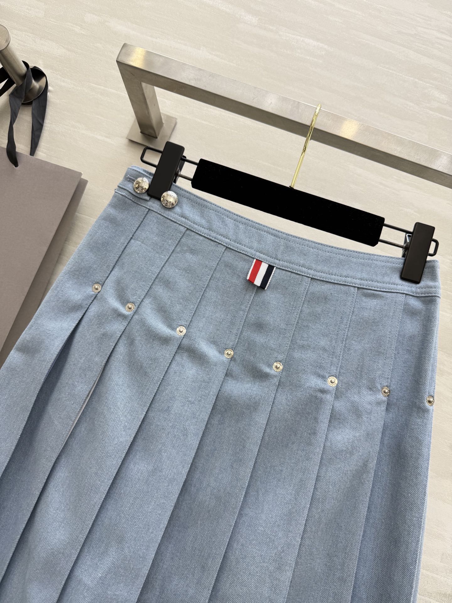 #汤姆布朗²⁵早秋新款 重工百褶拼接设计前短后长中长款半裙 高品质 现货来size：S/M/L（s码腰围