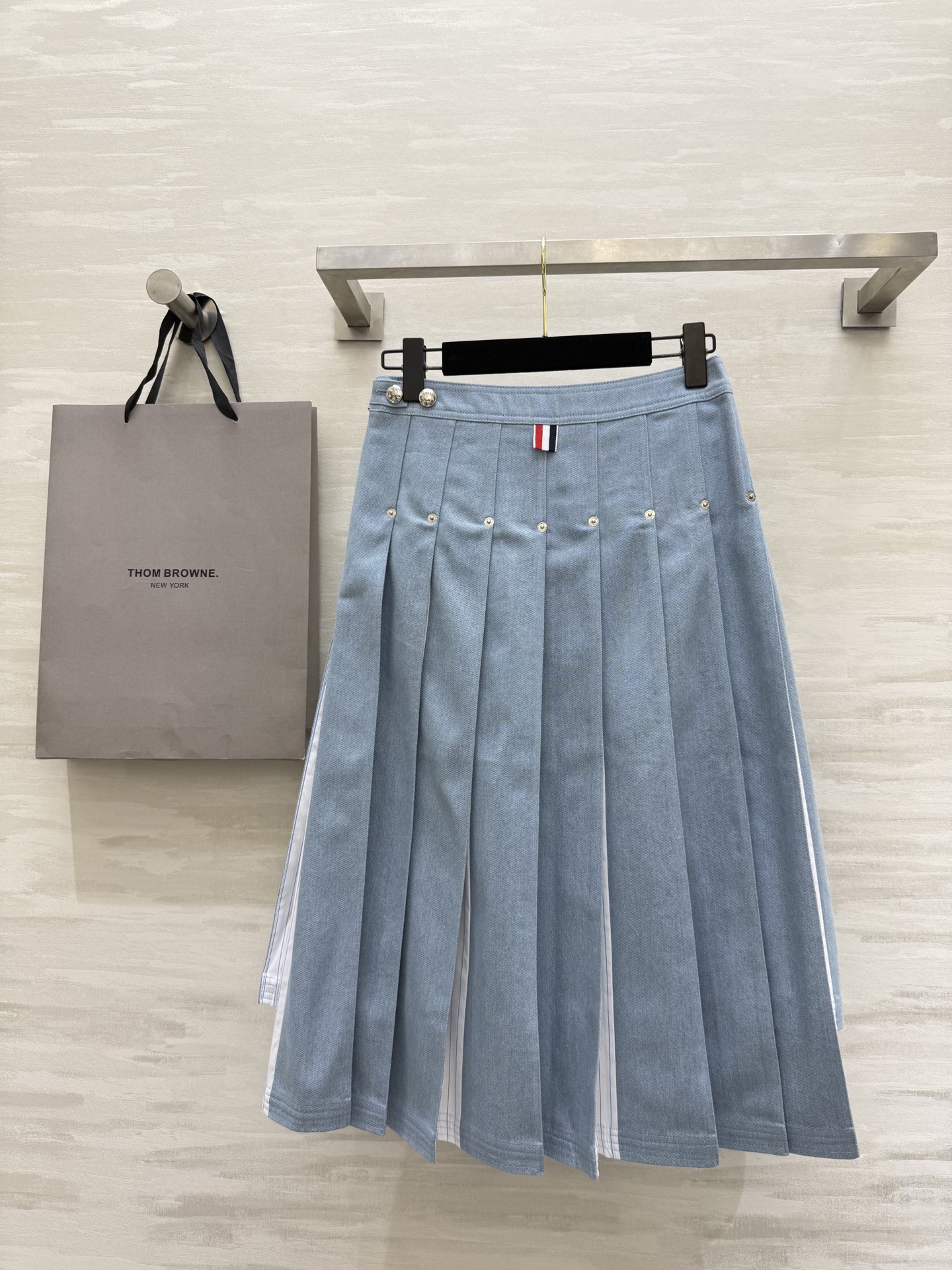 #汤姆布朗²⁵早秋新款 重工百褶拼接设计前短后长中长款半裙 高品质 现货来size：S/M/L（s码腰围