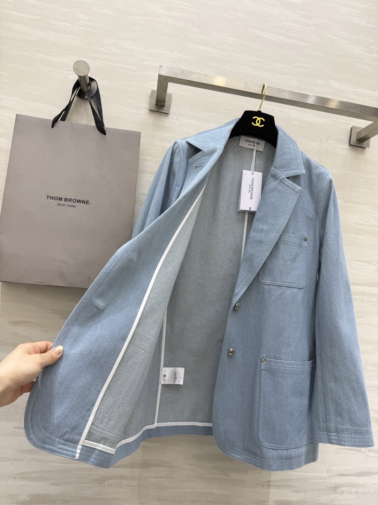 #汤姆布朗²⁵早秋新款 做旧牛仔西装外套 开模定制纽扣 立体剪裁版型 高品质 现货来 size：S/M/