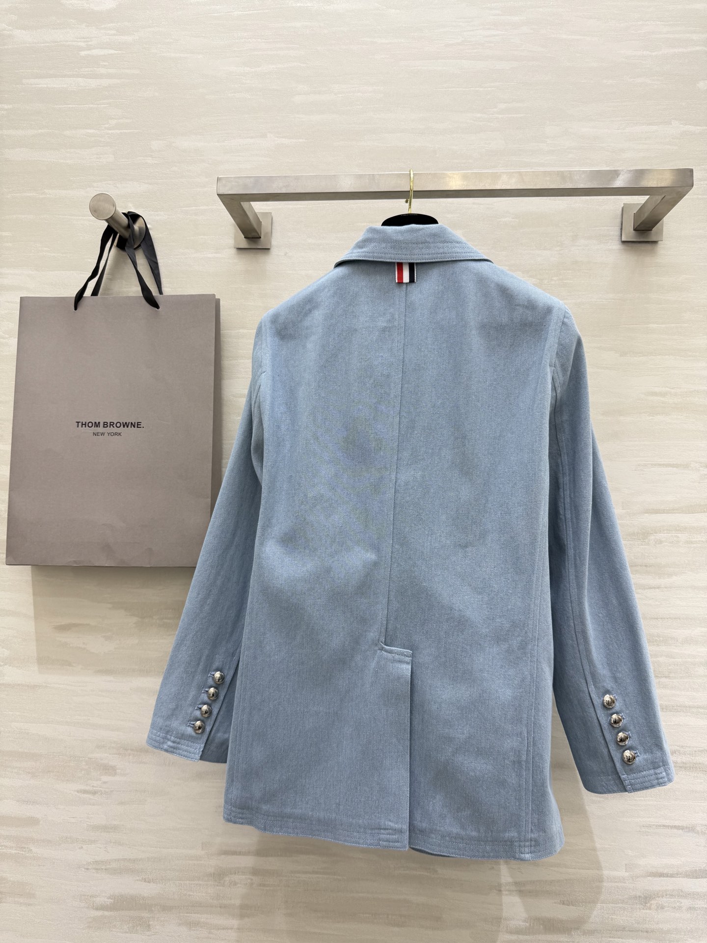 #汤姆布朗²⁵早秋新款 做旧牛仔西装外套 开模定制纽扣 立体剪裁版型 高品质 现货来 size：S/M/