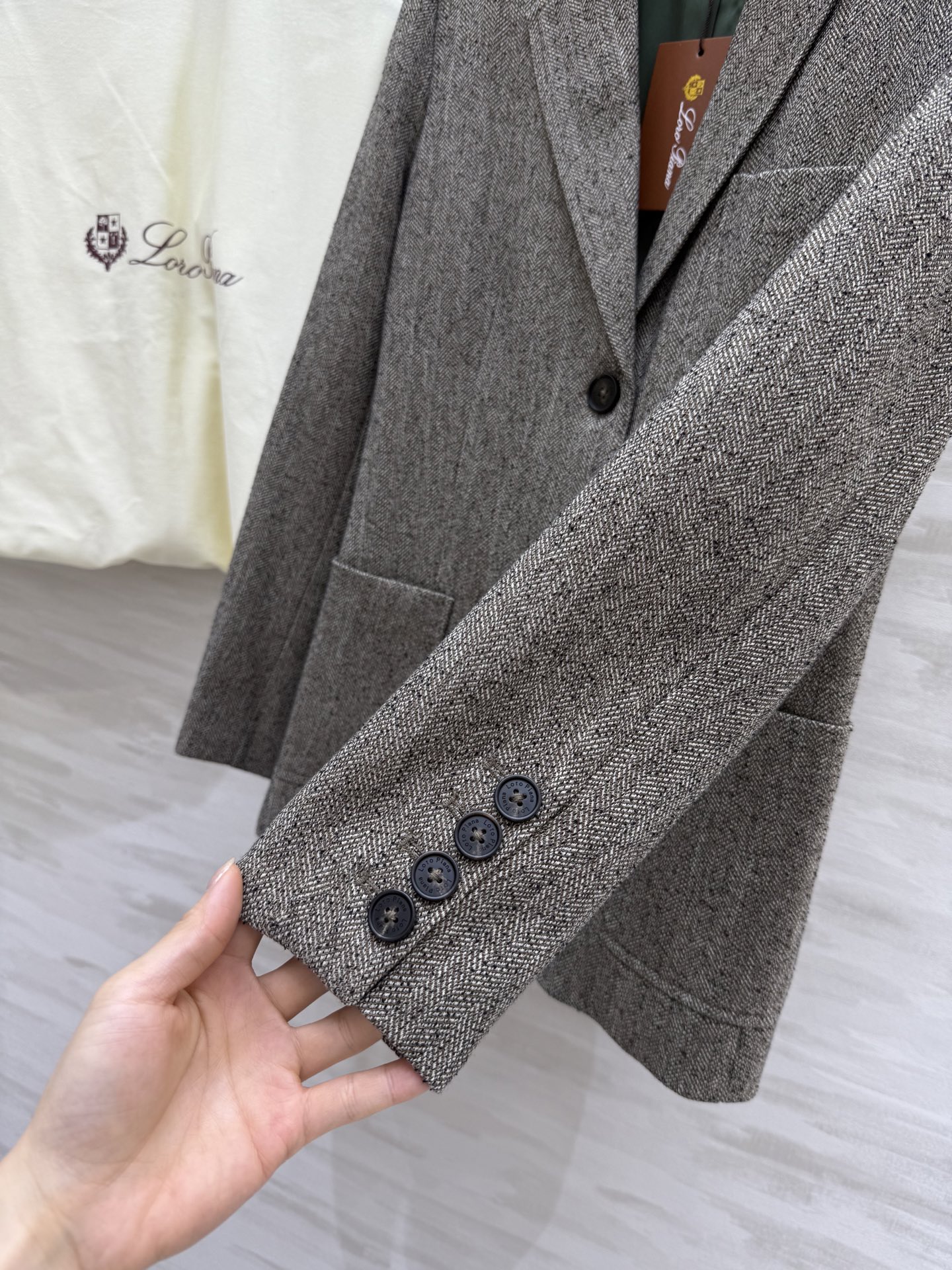 #LP²⁵秋冬新款 人字纹西装外套 高品质 现货首发size：S/M/L（s码胸围：88，衣长：65）