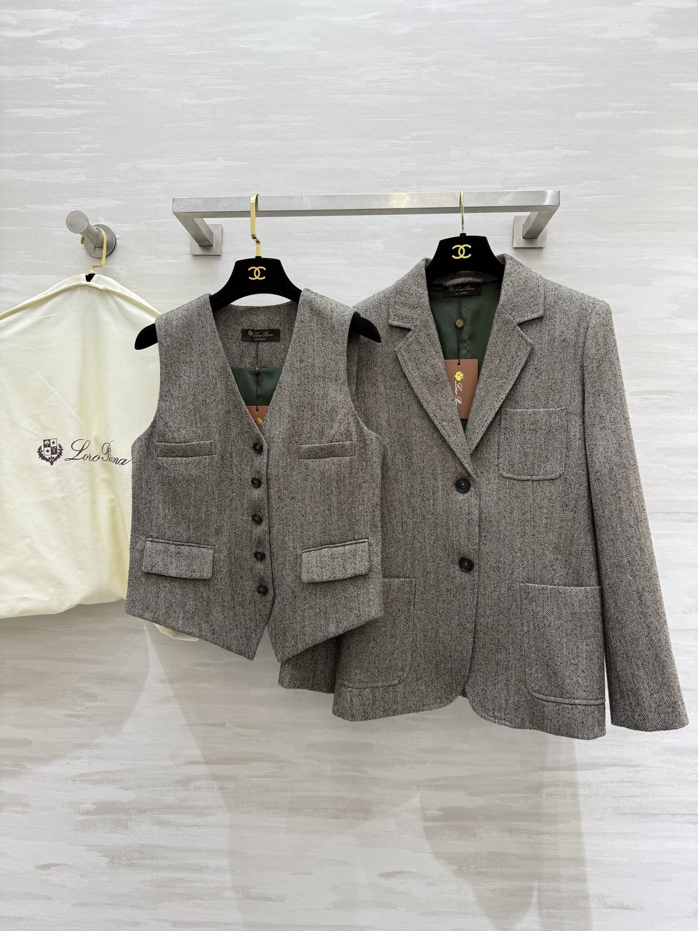 #LP²⁵秋冬新款 人字纹西装外套 高品质 现货首发size：S/M/L（s码胸围：88，衣长：65）