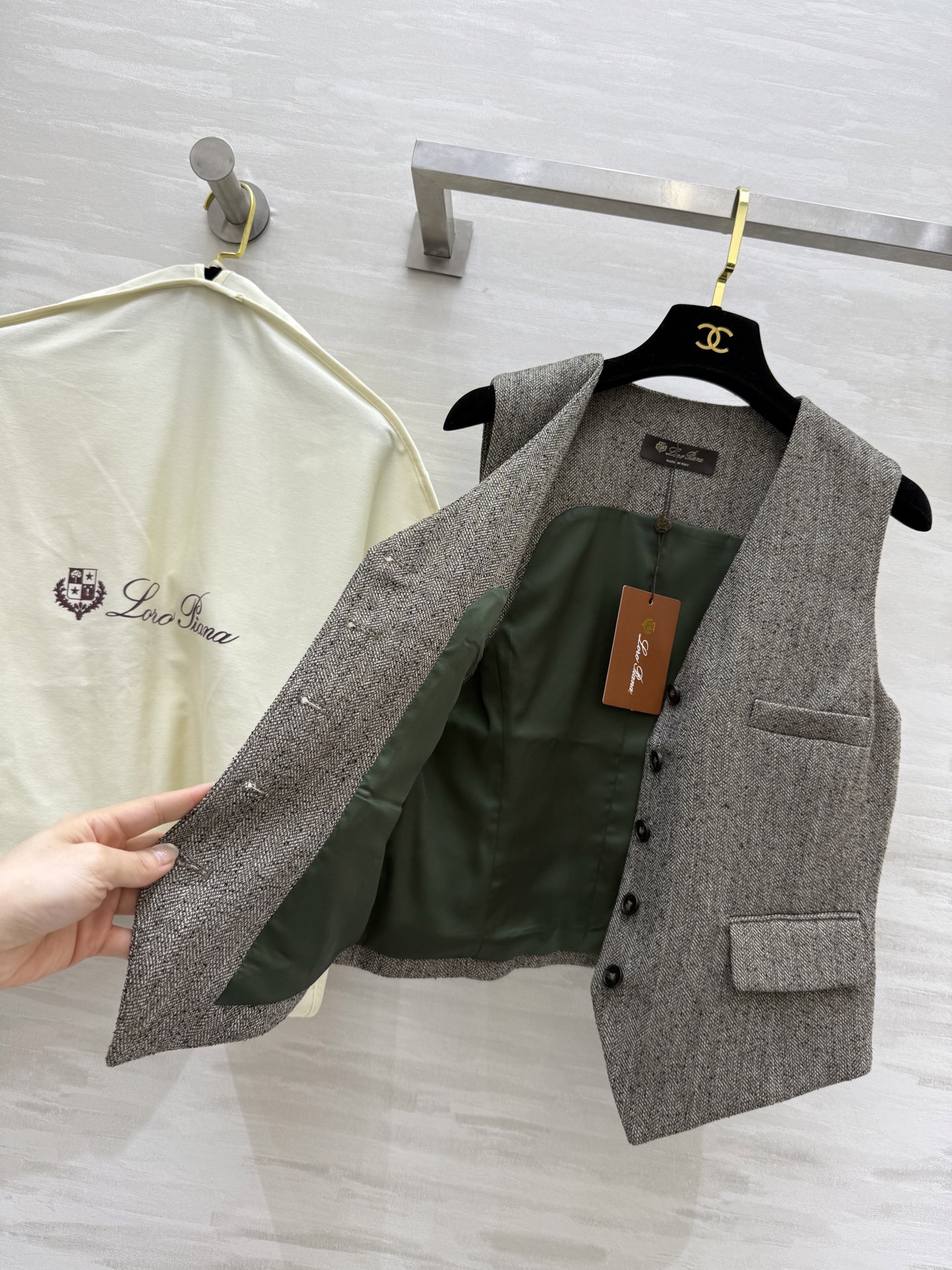 #LP²⁵秋冬新款 人字纹西装马甲 高品质 现货首发size：S/M/L（s码胸围：84，衣长：46-5