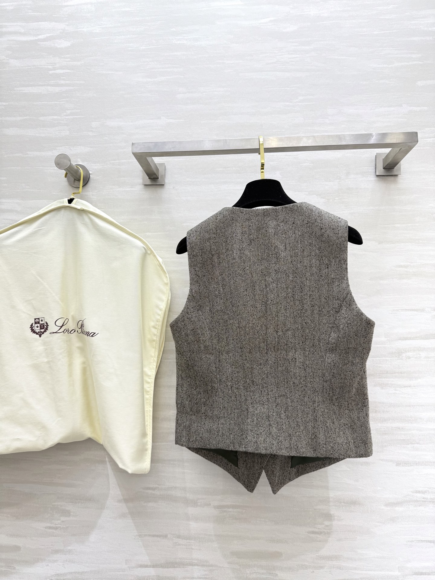 #LP²⁵秋冬新款 人字纹西装马甲 高品质 现货首发size：S/M/L（s码胸围：84，衣长：46-5