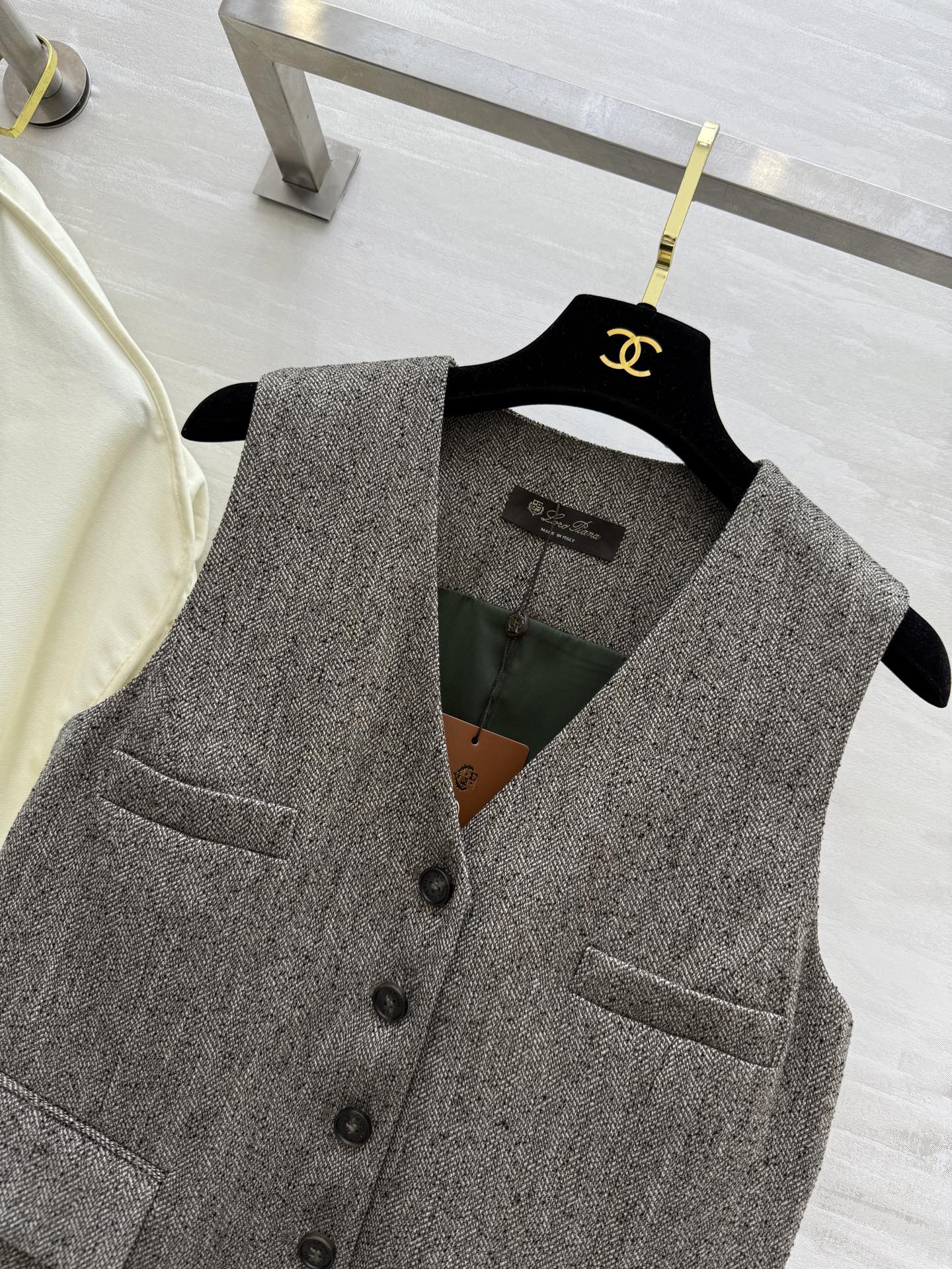 #LP²⁵秋冬新款 人字纹西装马甲 高品质 现货首发size：S/M/L（s码胸围：84，衣长：46-5