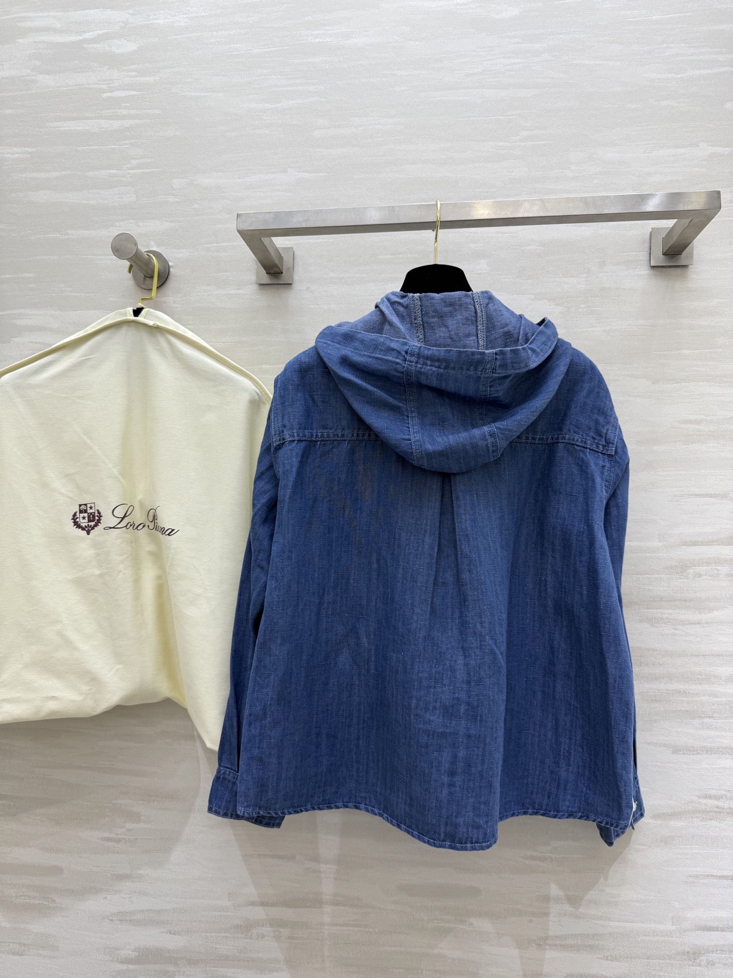 #LP²⁵早秋新款 连帽牛仔外套卫衣 高品质 现货来size：S/M/L（s码胸围：104，衣长：56）