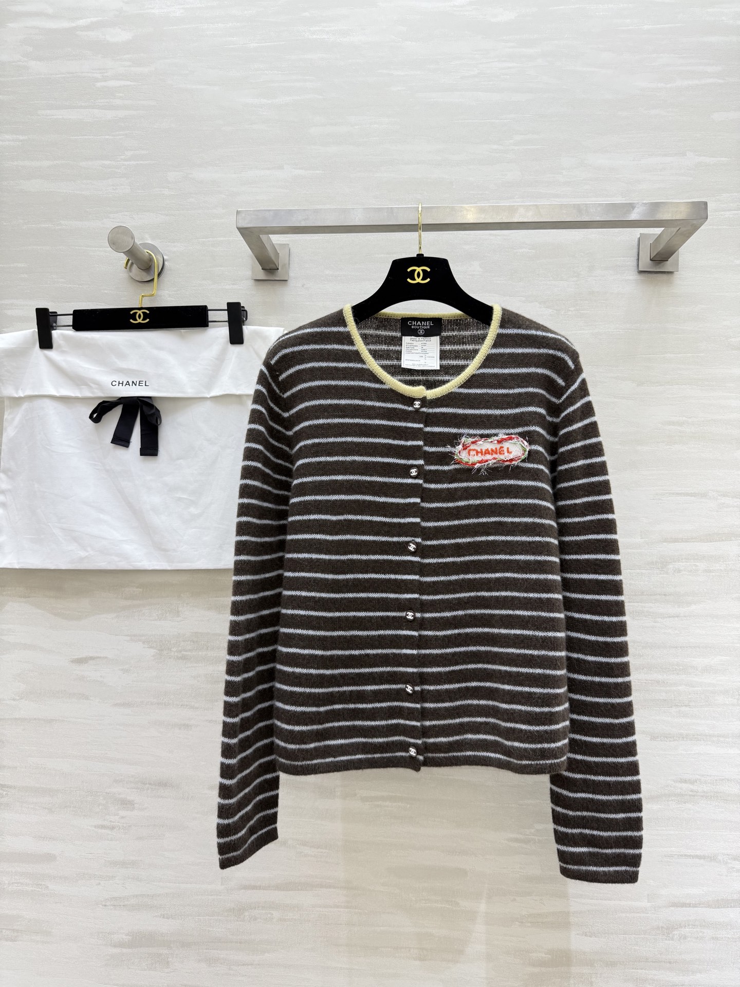 NO:483023,#Chane autumn and winter new style custom alpaca striped cardigan jacket high quality spot delivery dust bag size36/38/40 (38 size shoulder width 40, bust 104, 58 length, chanel, jackets & coats, alexander wang19860909#Chane秋冬新款 定制羊驼毛条纹开衫外套 高品质 现货来 配送防尘袋 size36/38/40（38码肩宽40,胸围104,衣长58,,chanel,jackets & coats,alexander wang,Women's clothing