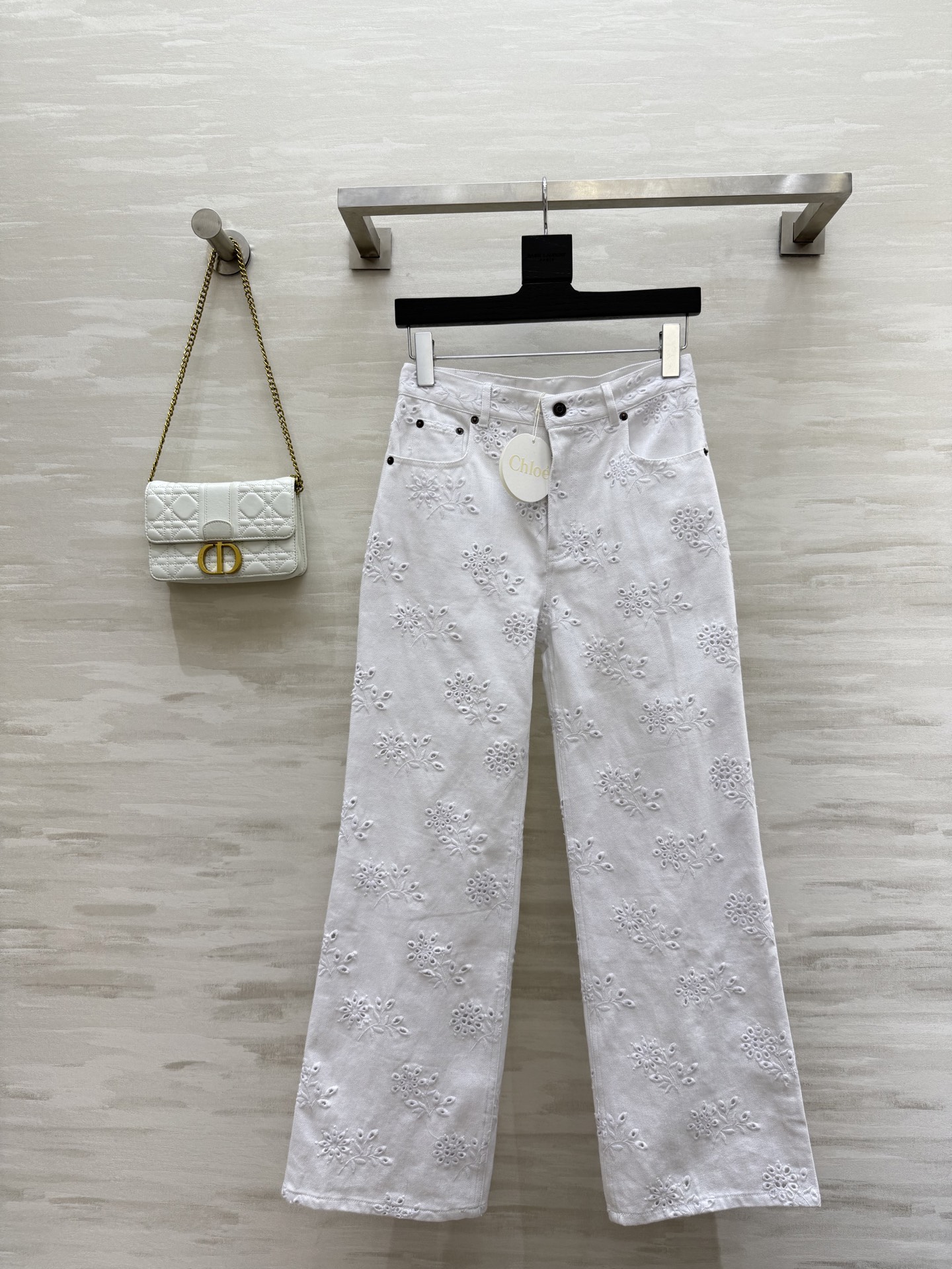 NO:484841,#Chlo autumn and winter new style Heavy industry embroidered straight jeans Original development High-quality customization Spot first-time sizeS/M/L (size size 70, hip circumference 92, pants length 99), chloe, jeans, alexander wang19860909#Chlo秋冬新款 重工绣花直筒牛仔裤 原版开发 高品质定制 现货首发sizeS/M/L（s码腰围70,臀围92,裤长99）,,chloe,jeans,alexander wang,Women's clothing