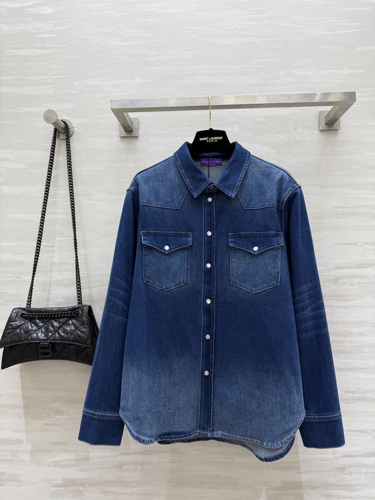NO:485882,#Laurent's new early autumn style old denim shirt high quality spot first sizeS/M/L (size s size 102, 62 length), alexander wang19860909#拉夫劳伦早秋新款 做旧牛仔衬衣 高品质 现货首发sizeS/M/L（s码胸围102,衣长62）,,alexander wang,Women's clothing