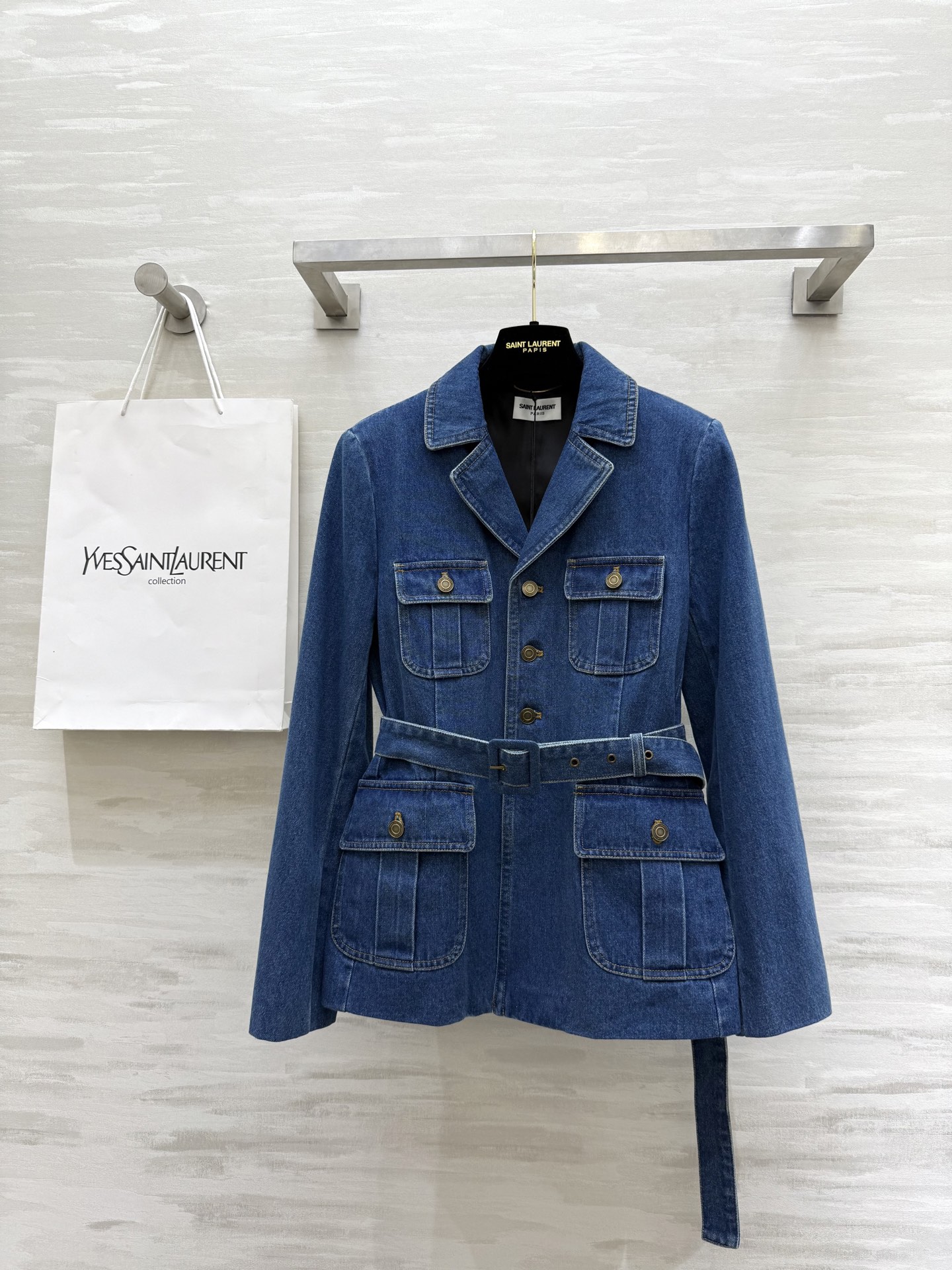 NO:487187,#ysl early autumn new style work style denim jacket high quality spot sizeS/M/L (size s size 38 shoulder width, bust 88, length 60), saint laurent, jackets & coats, alexander wang19860909#ysl早秋新款 工装风牛仔外套 高品质 现货来sizeS/M/L（s码肩宽38,胸围88,衣长60）,,saint laurent,jackets & coats,alexander wang,Women's clothing