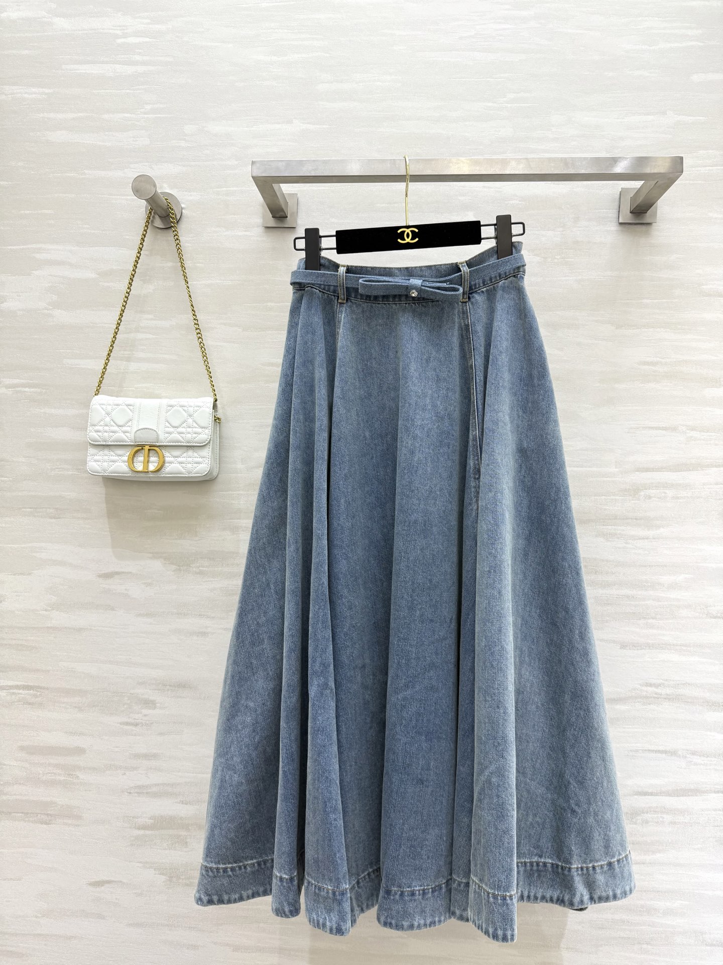 NO:488544,#Zimmerma vacation new style cotton blue moon denim skirt high quality spot sizeS/M/L (size size 66, length 88), skirts, alexander wang19860909#Zimmerma度假新款 棉质蓝月色牛仔半裙 高品质 现货来sizeS/M/L（s码腰围66,衣长88）,,skirts,alexander wang,Women's clothing