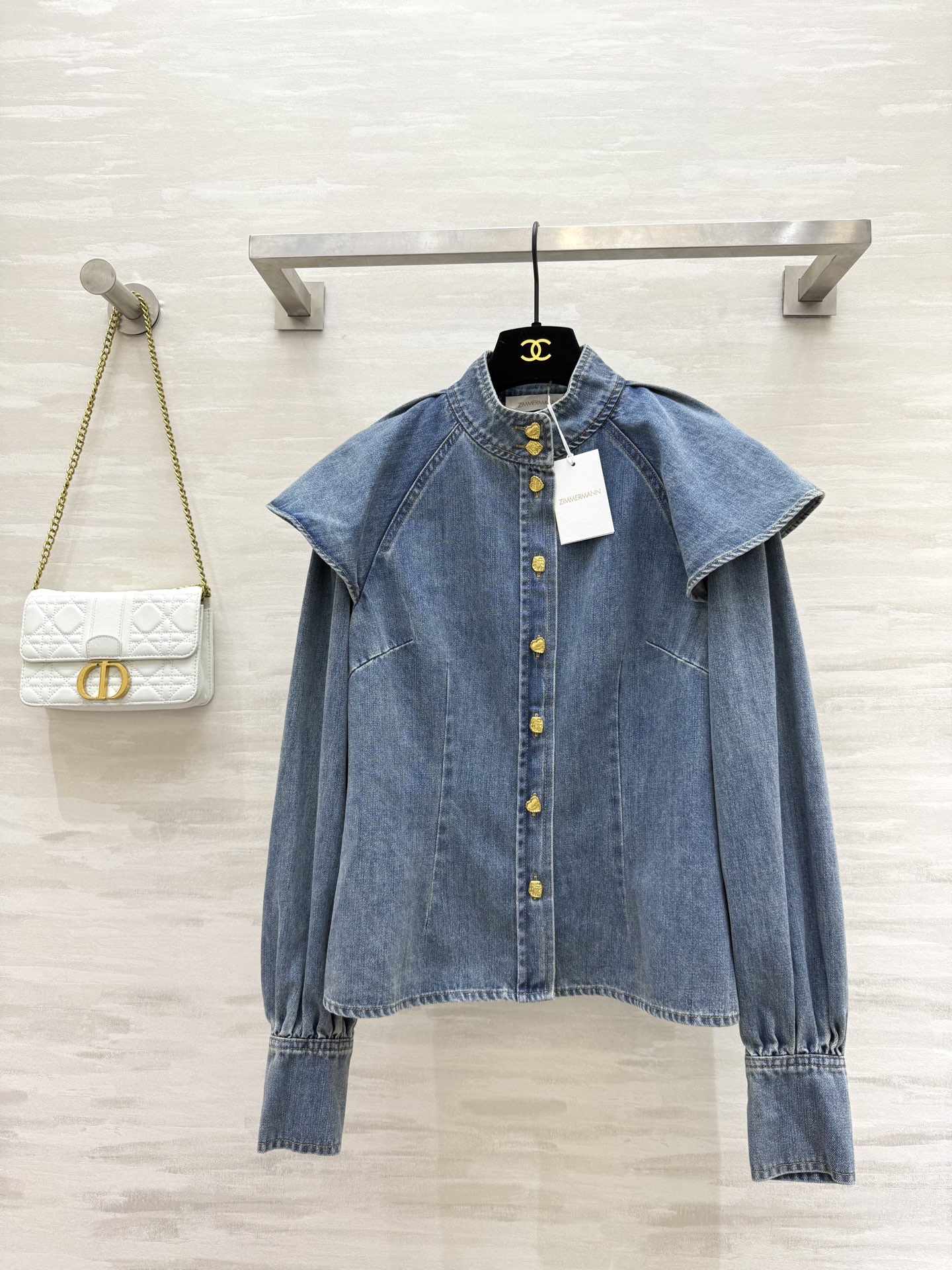 NO:488554,#Zimmerma vacation new style cotton blue moon denim shirt high quality spot sizeS/M/L (size s size bust 94, 56 length), alexander wang19860909#Zimmerma度假新款 棉质蓝月色牛仔衬衣 高品质 现货来sizeS/M/L（s码胸围94,衣长56）,,alexander wang,Women's clothing