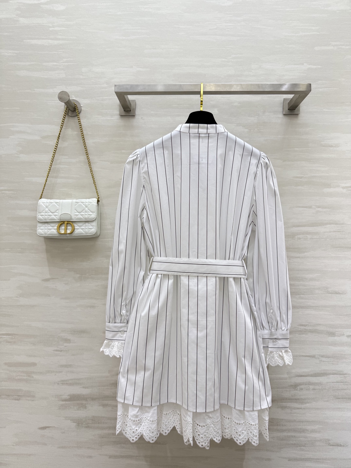 #DIO♡²⁵早秋新款 竖条纹衬衣裙 高品质 现货来size：S/M/L（s码肩宽：36，胸围：100，