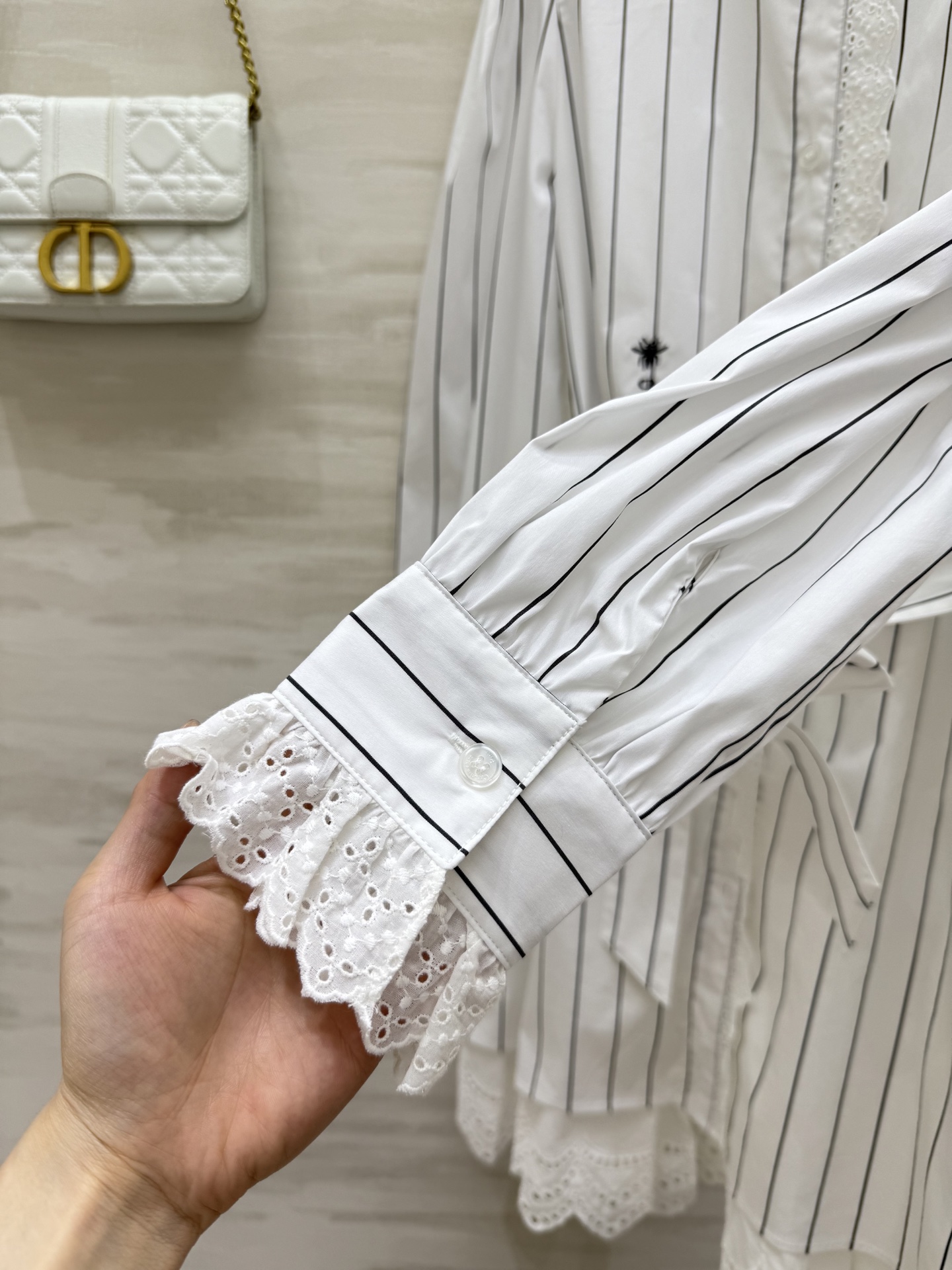 #DIO♡²⁵早秋新款 竖条纹衬衣裙 高品质 现货来size：S/M/L（s码肩宽：36，胸围：100，