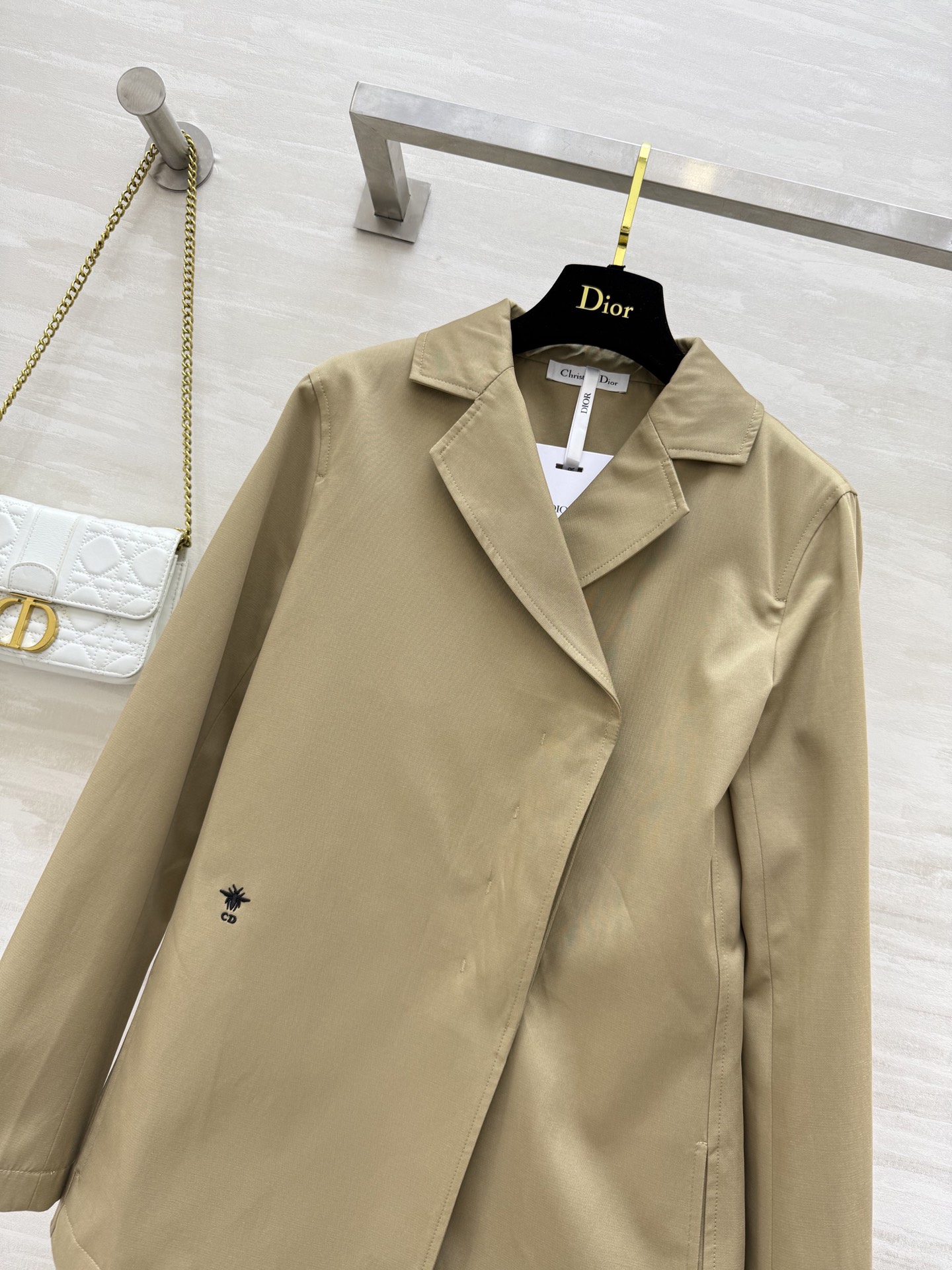 #DIO♡²⁵秋冬新款 卡其棕极简风 风衣外套 精致剪裁加持流畅线条 自带腰身拉高比例 优雅与潇洒并存 