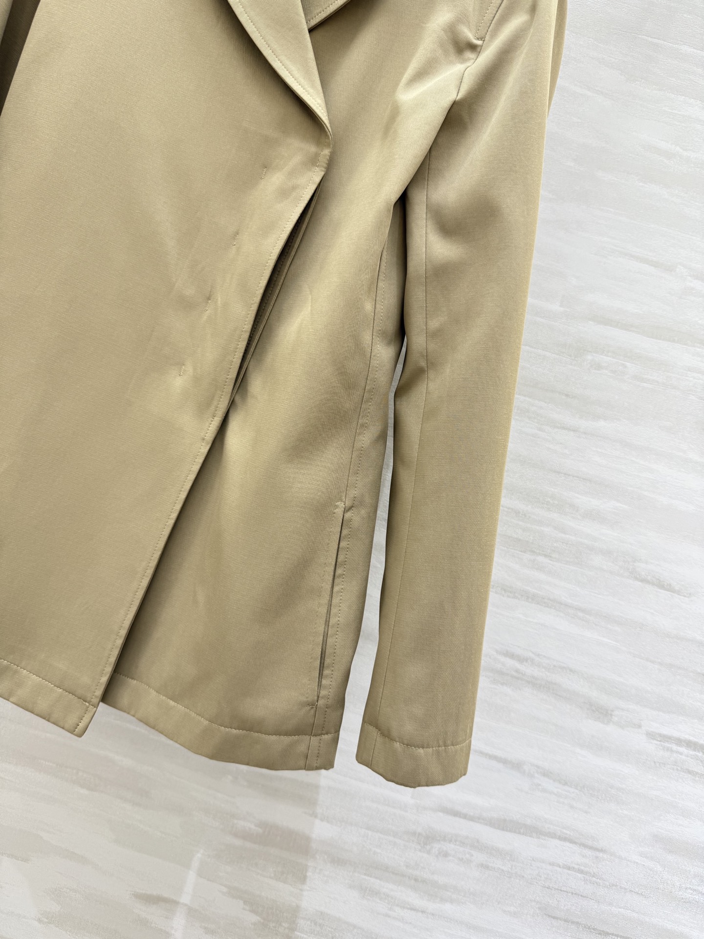 #DIO♡²⁵秋冬新款 卡其棕极简风 风衣外套 精致剪裁加持流畅线条 自带腰身拉高比例 优雅与潇洒并存 