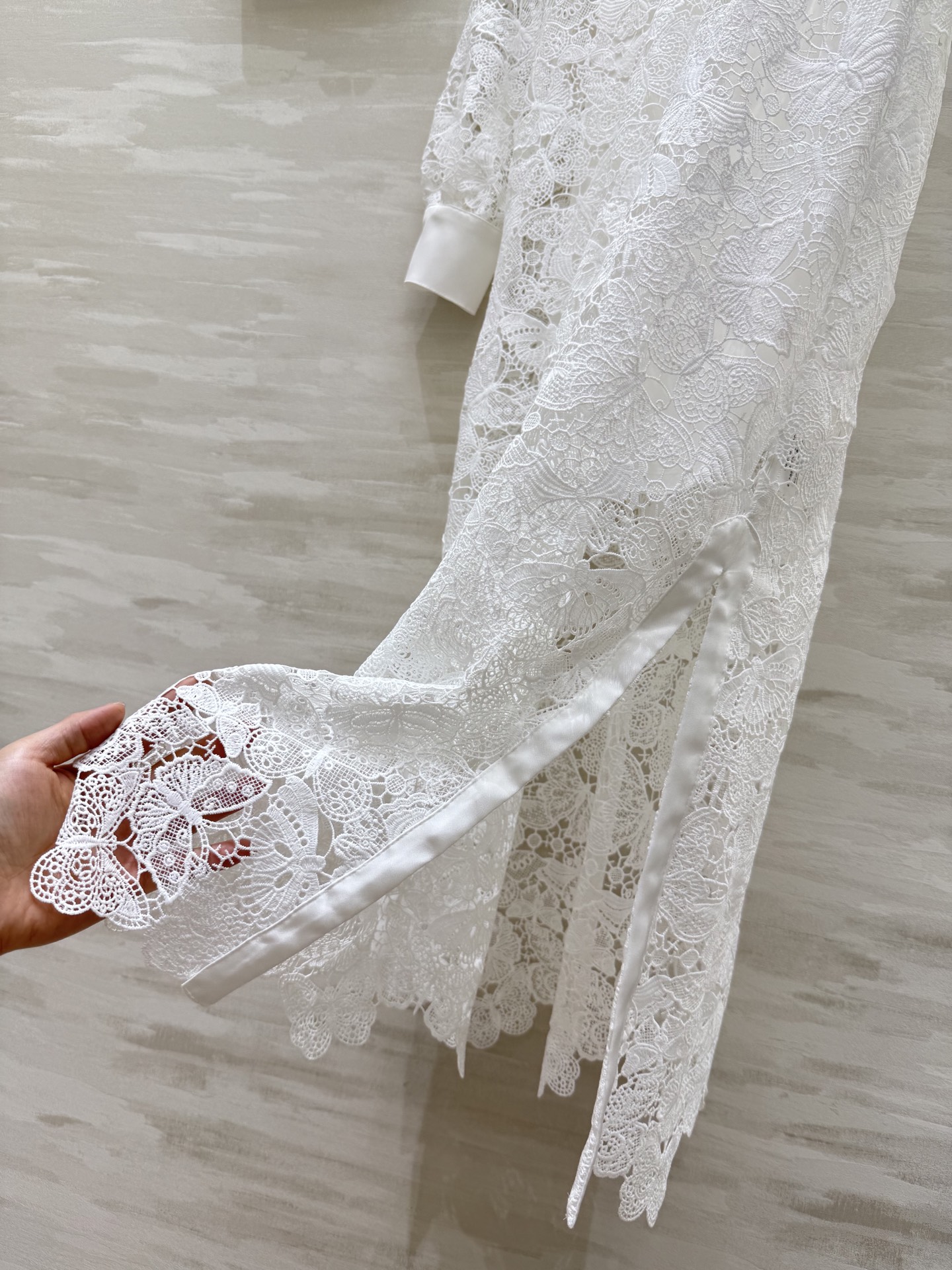 #Dio♡²⁵早秋新款 🦋系列 蕾丝衬衣长裙 定制面料奢华高级 高品质 现货首发size：36/38/4