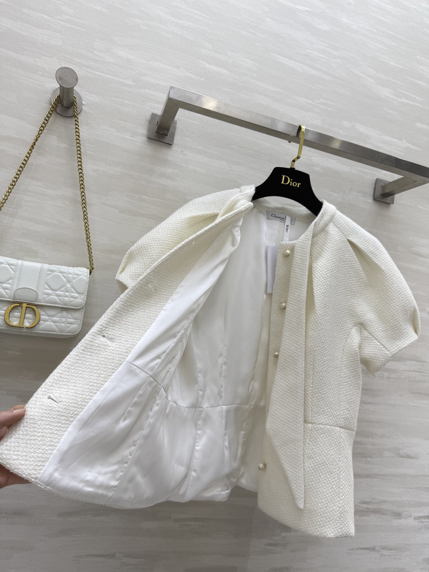 #DIO♡²⁵秋冬新款 领带装饰宫廷风泡泡袖上衣 高品质 现货来size：36/38/40（36码胸围：