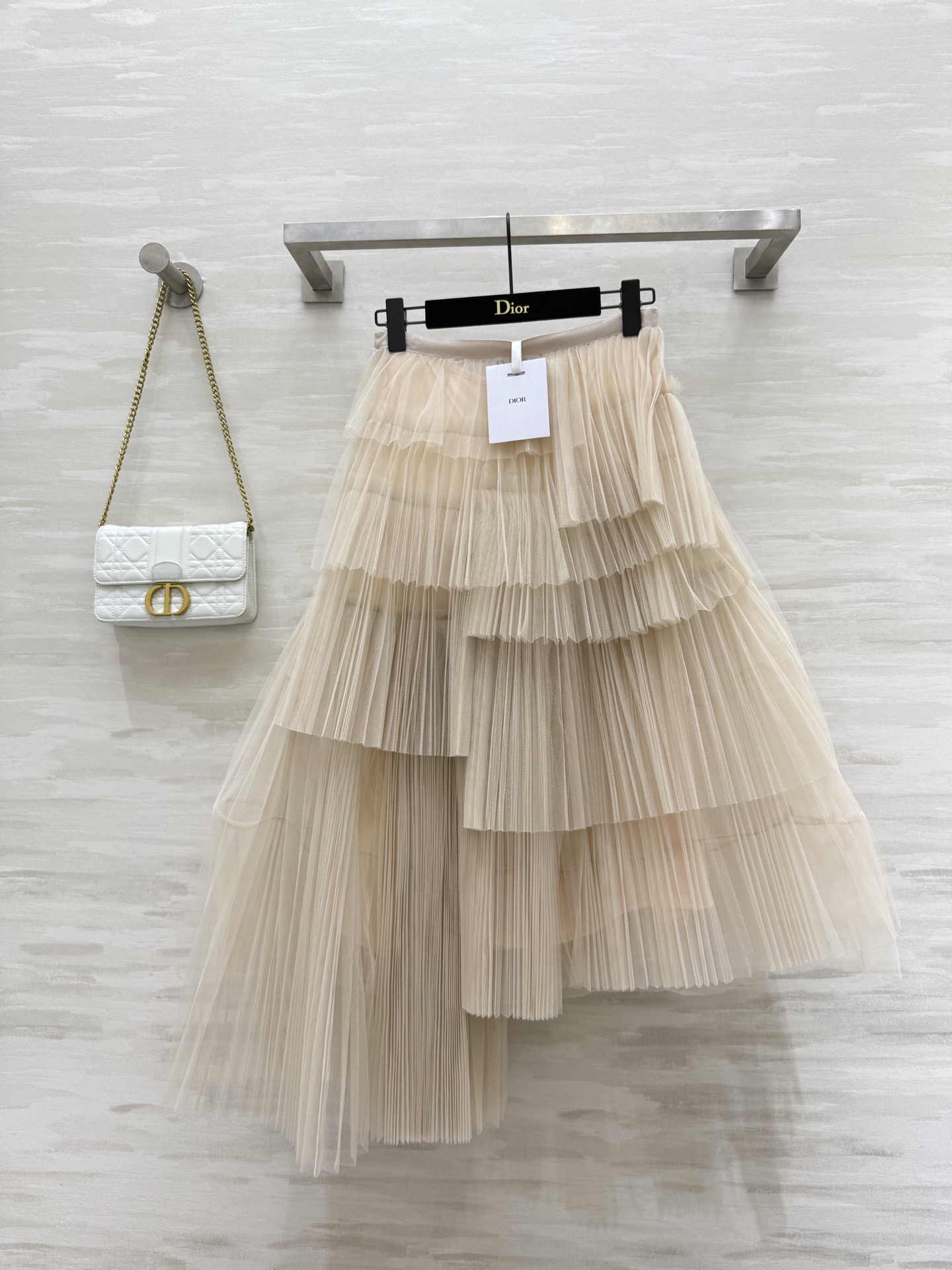 NO:491868,#DIO early autumn new style irregular mesh skirt high-end design sense high quality spot first size36/38/40 (36 size waist 66, skirt length 80-92), dior, skirt 80-92), alexander wang19860909#DIO早秋新款 不规则网纱半裙 高级有设计感 高品质 现货首发size36/38/40（36码腰围66,裙长80-92）,,dior,skirts,alexander wang,Women's clothing