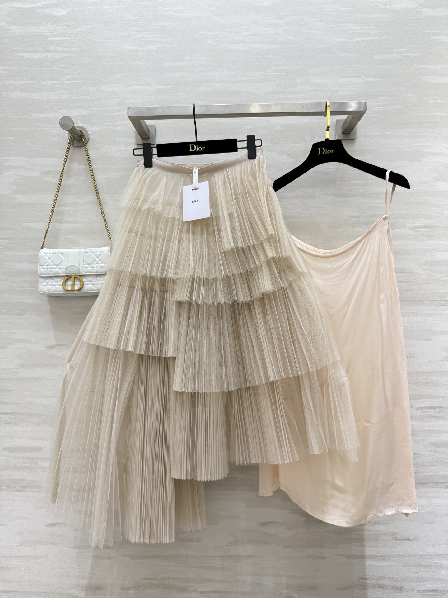 #DIO♡²⁵早秋新款 不规则网纱半裙 高级有设计感 高品质 现货首发size：36/38/40（36码