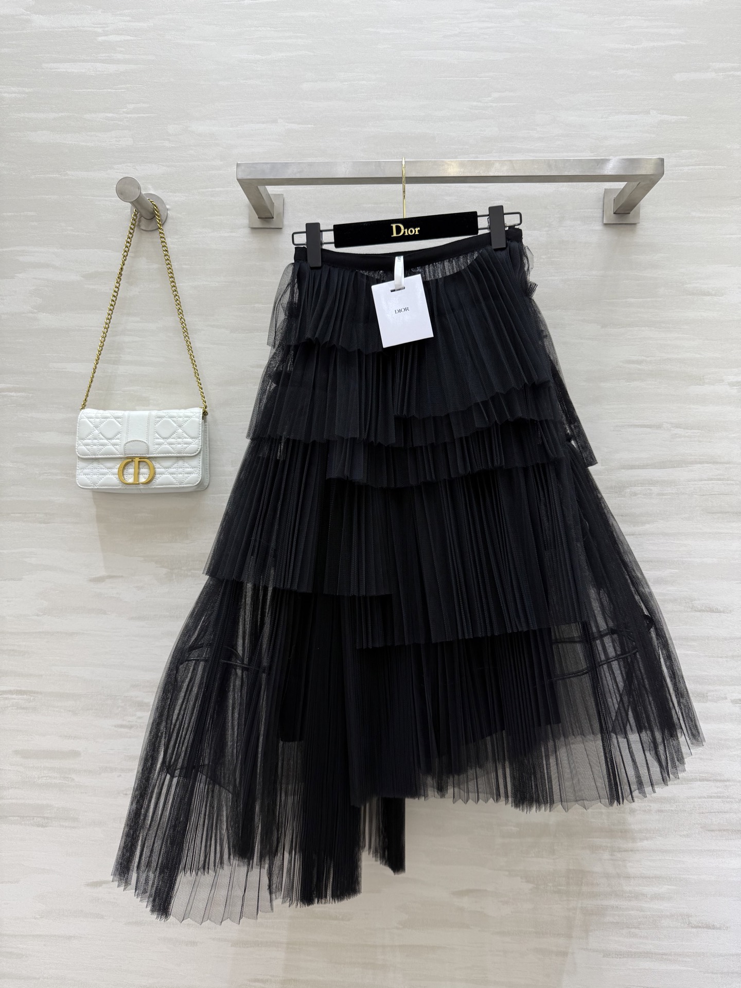 NO:491895,#DIO early autumn new style irregular mesh skirt high-end design sense high quality spot first size36/38/40 (36 size waist 66, skirt length 80-92), dior, skirt 80-92), alexander wang19860909#DIO早秋新款 不规则网纱半裙 高级有设计感 高品质 现货首发size36/38/40（36码腰围66,裙长80-92）,,dior,skirts,alexander wang,Women's clothing