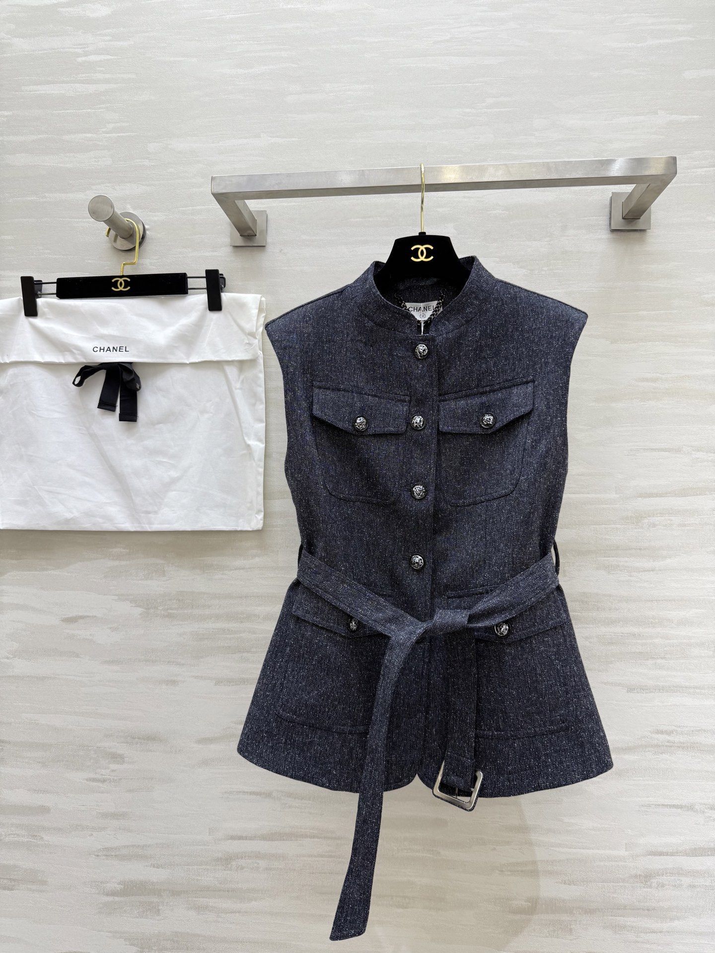 NO:493631,#Chane autumn and winter new style strap waistcoat jacket high quality spot sizeS/M/L/XL (size s bust 90, 65 length), chanel, jackets & coats, alexander wang19860909#Chane秋冬新款 绑带收腰马甲外套 高品质 现货来sizeS/M/L/XL（s码胸围90,衣长65）,,chanel,jackets & coats,alexander wang,Women's clothing